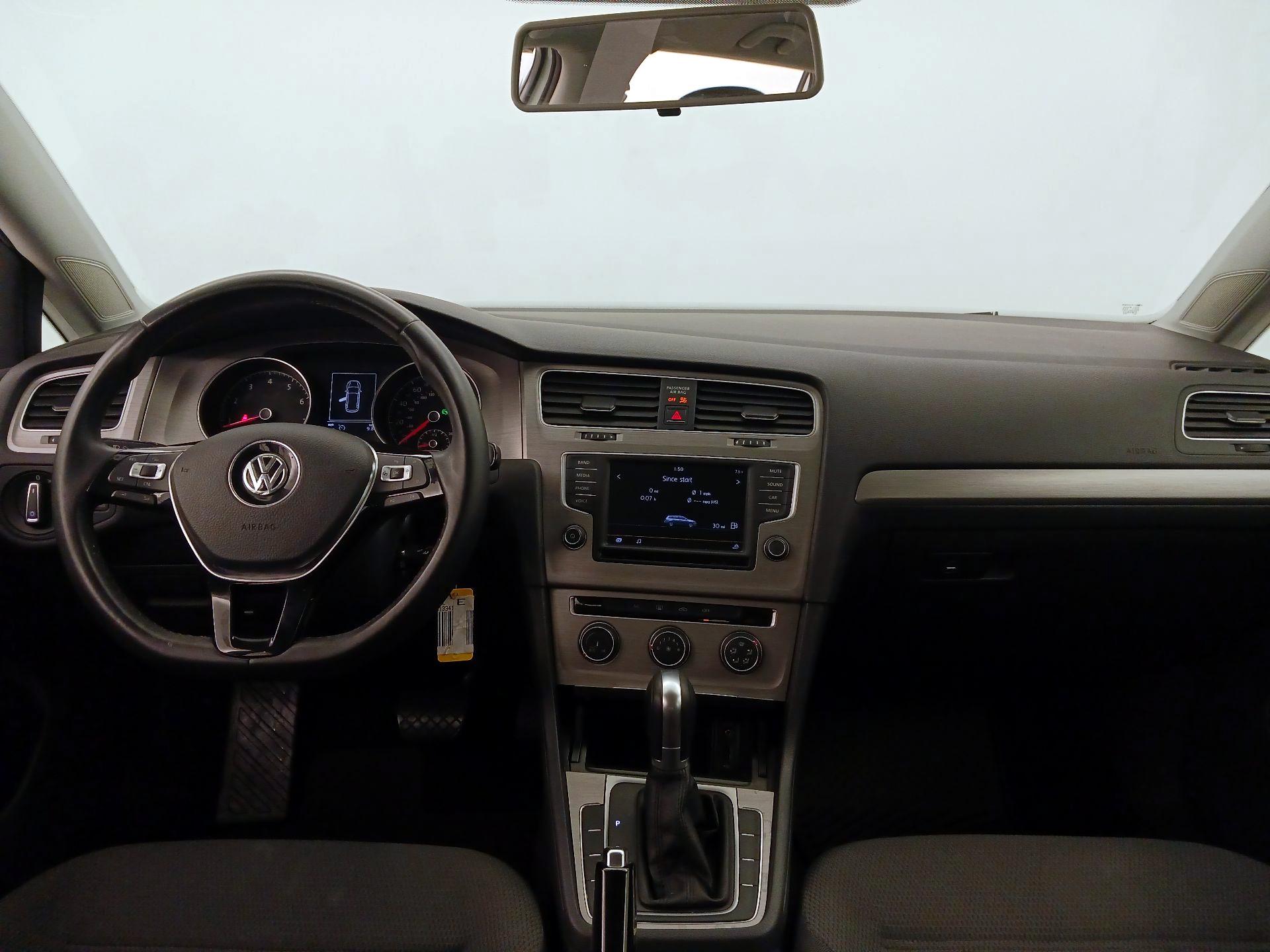 Thumbnail: 2016 Volkswagen Golf - 9