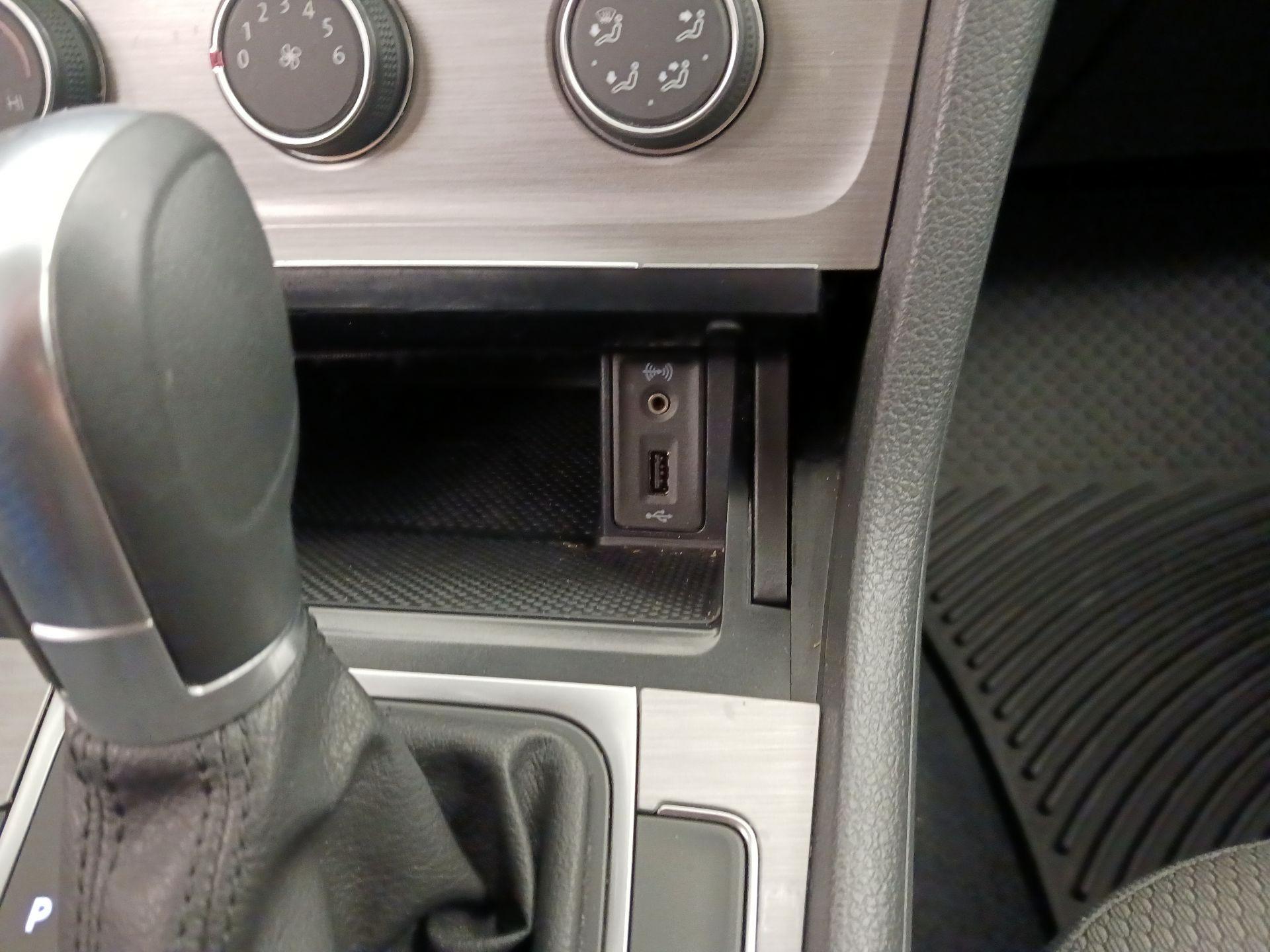 Thumbnail: 2016 Volkswagen Golf - 19