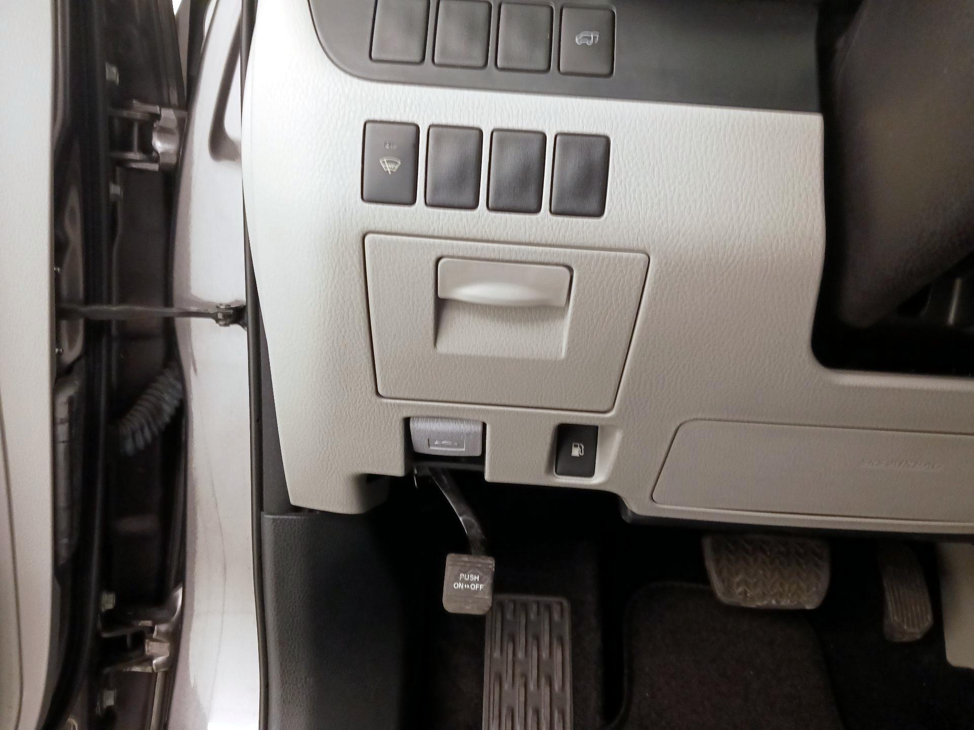 Thumbnail: 2014 Toyota Highlander - 13