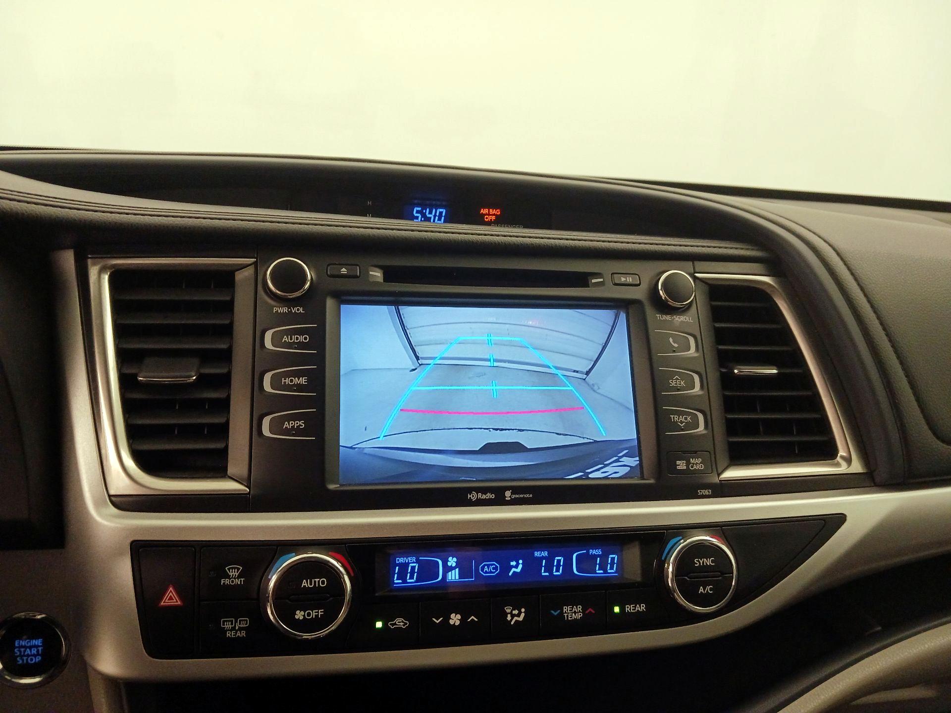 Thumbnail: 2014 Toyota Highlander - 15