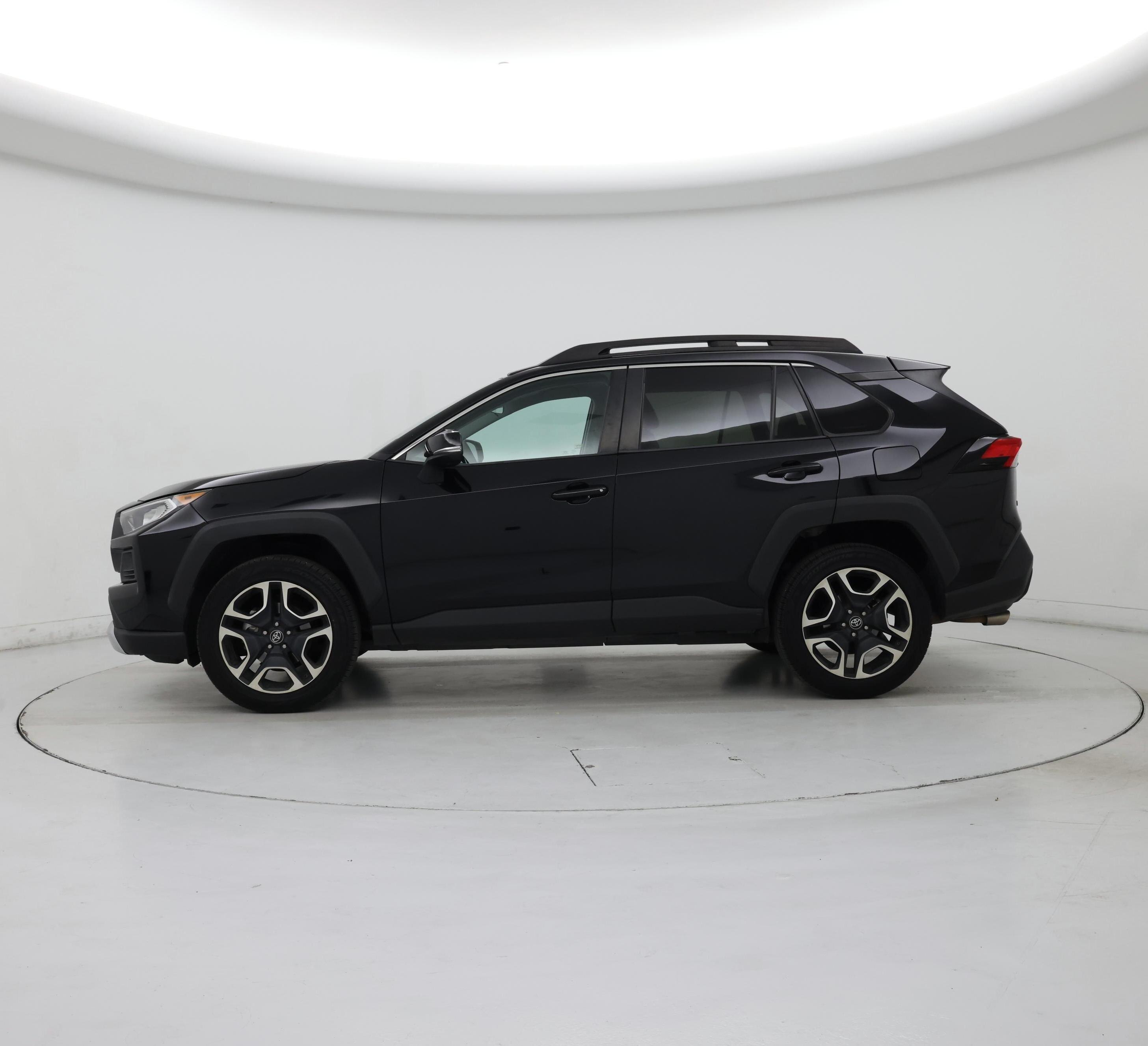 Thumbnail: 2019 Toyota RAV4 - 3