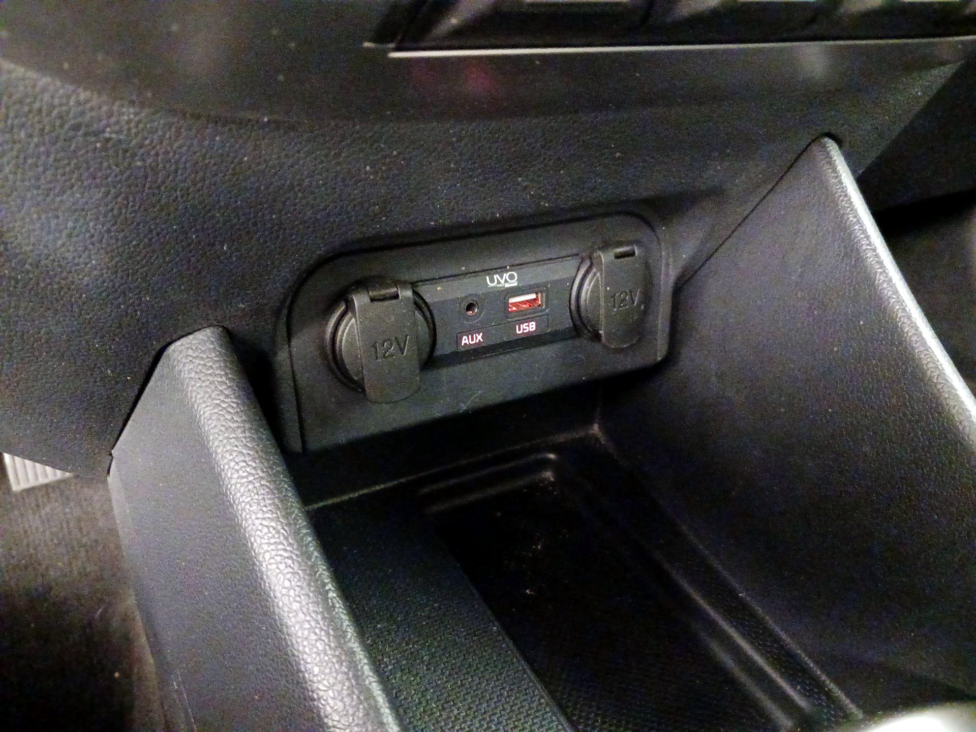 Thumbnail: 2016 Kia Rio - 18