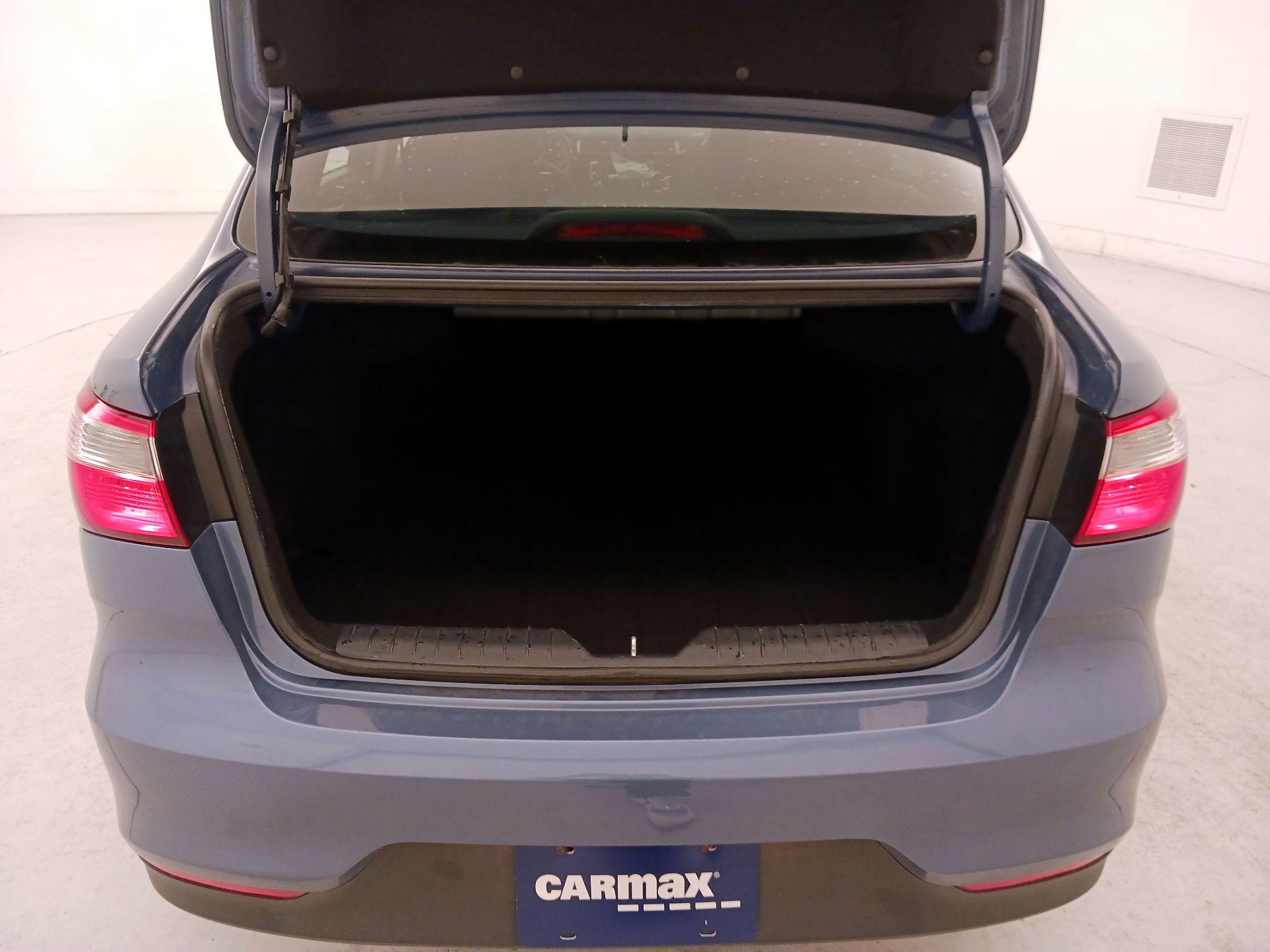 Thumbnail: 2016 Kia Rio - 20