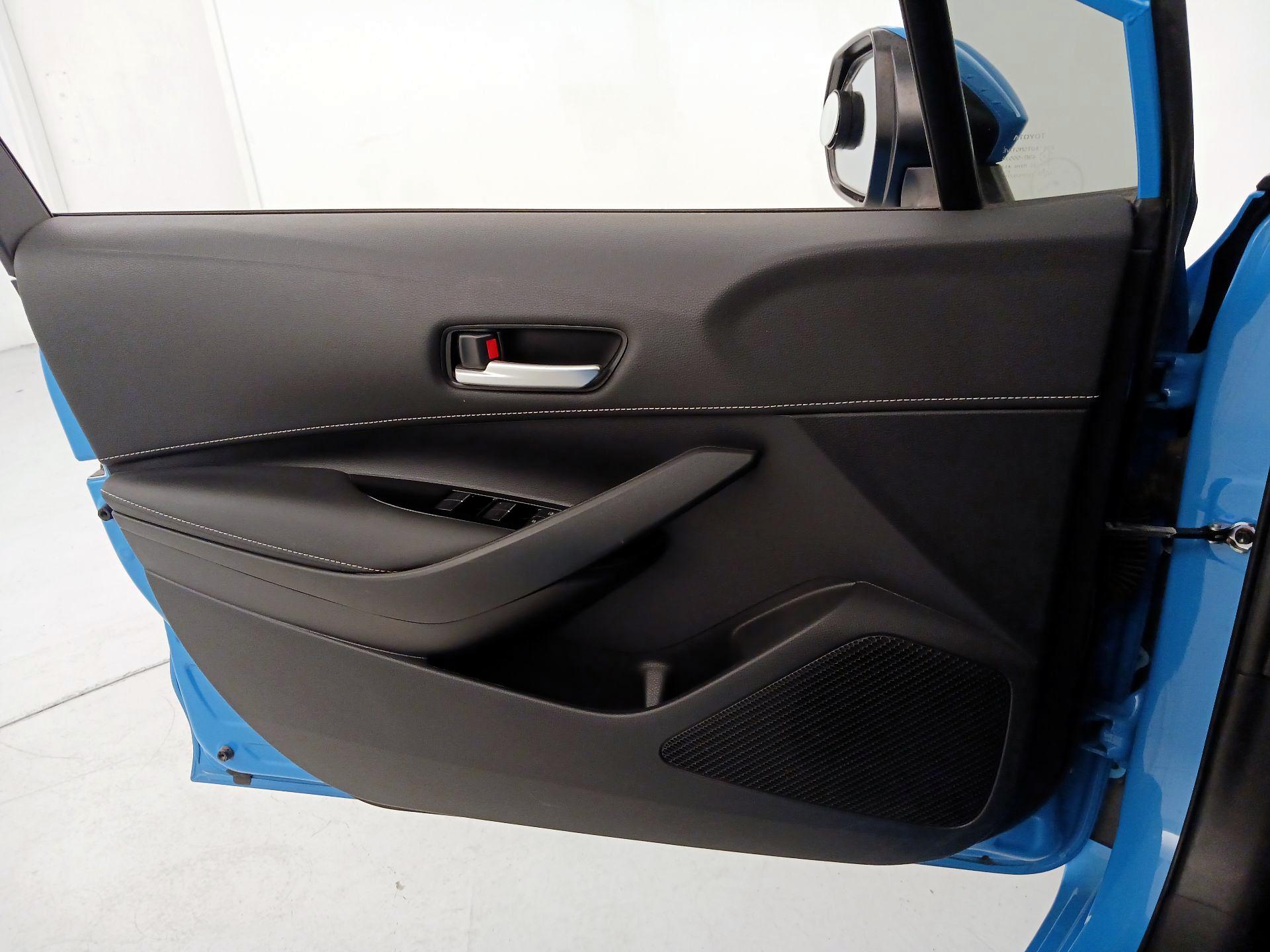 Thumbnail: 2021 Toyota Corolla - 12