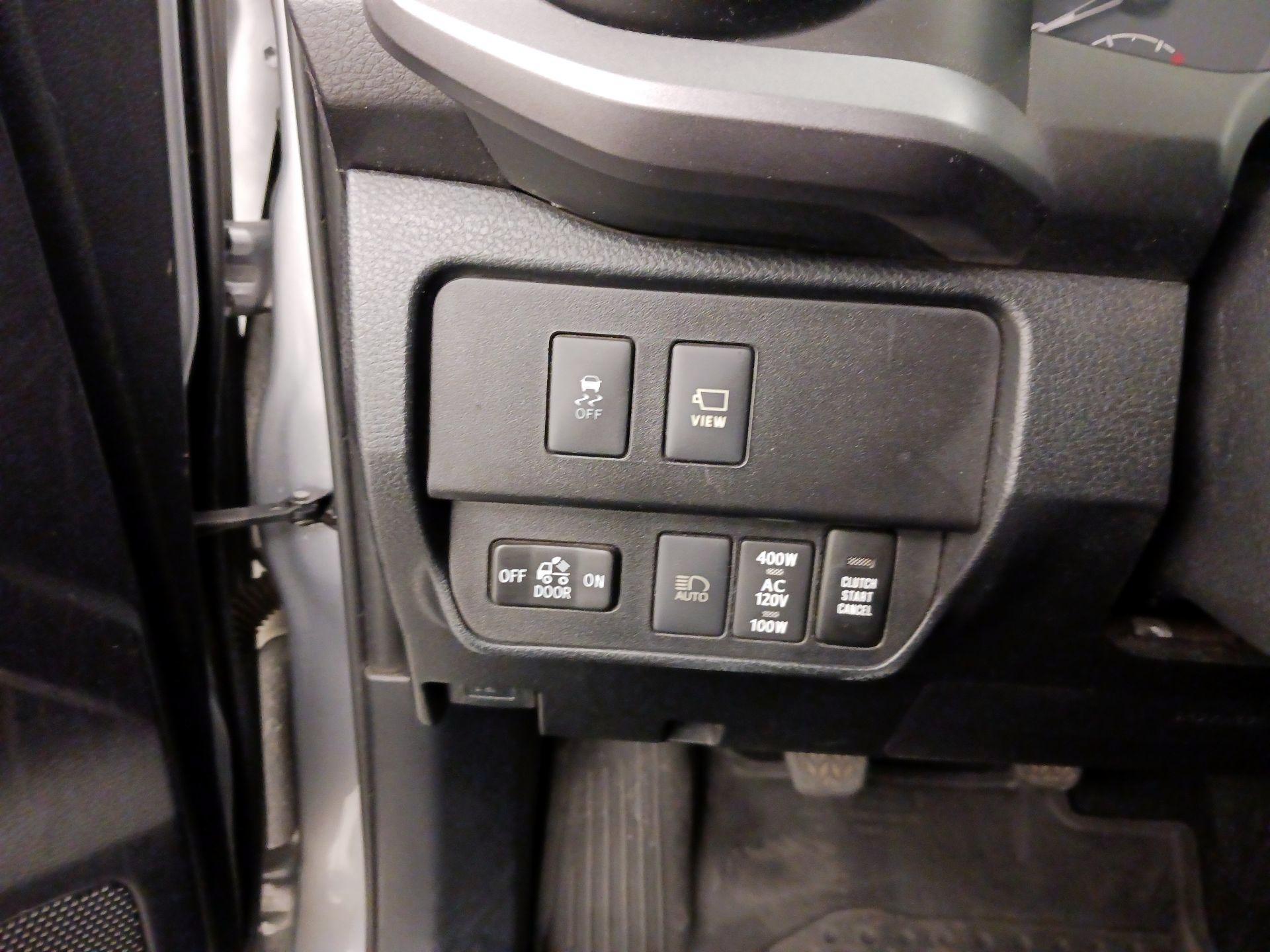 Thumbnail: 2020 Toyota Tacoma - 13