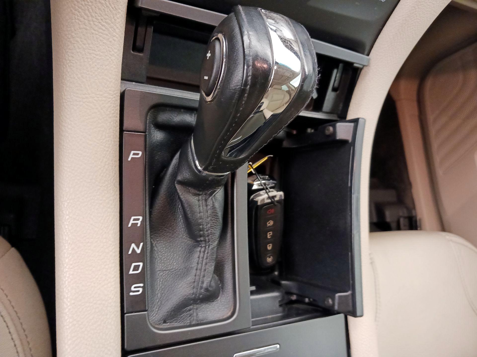 Thumbnail: 2016 Ford Taurus - 17