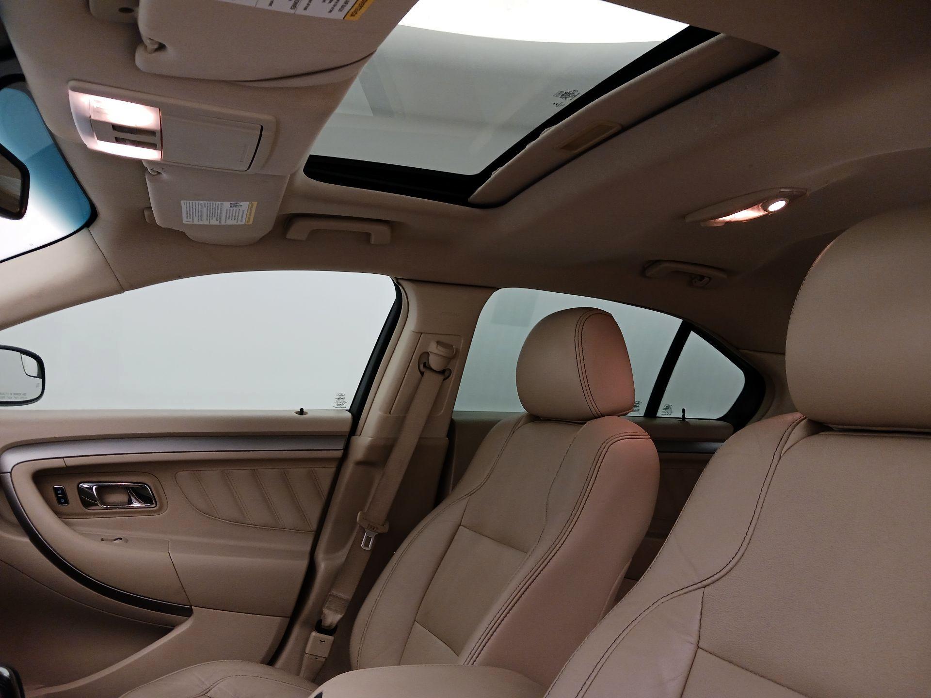 Thumbnail: 2016 Ford Taurus - 19