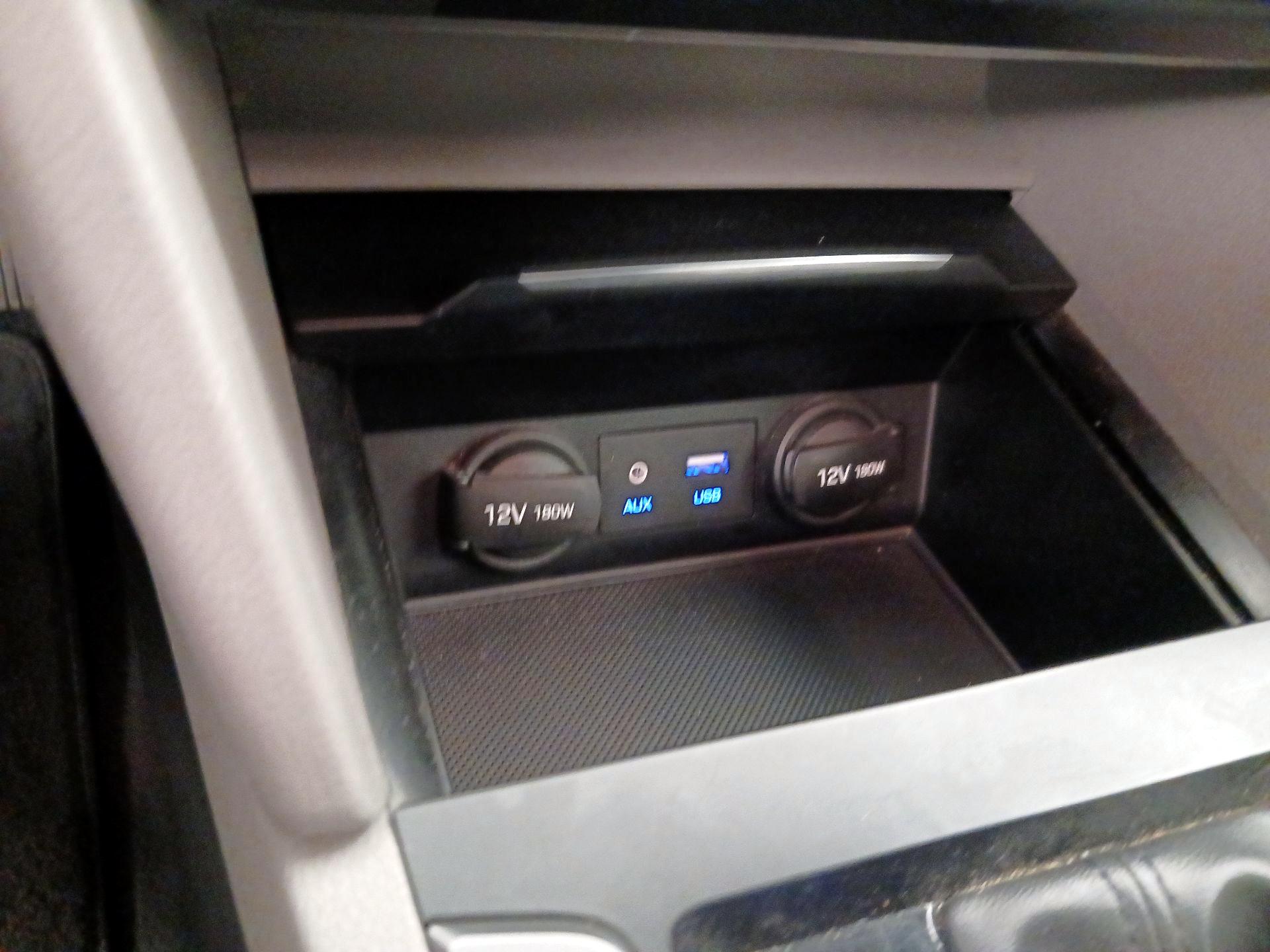 Thumbnail: 2017 Hyundai Elantra - 19