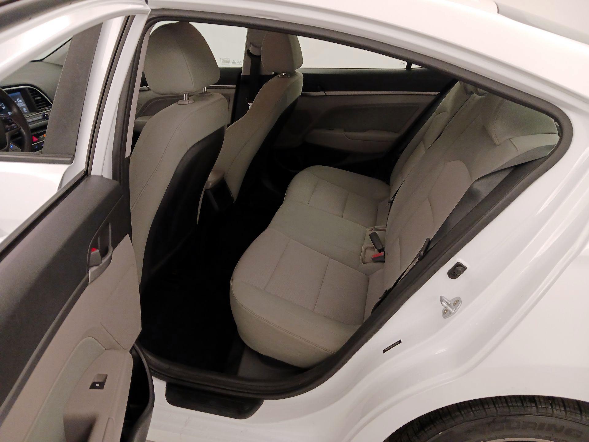 Thumbnail: 2017 Hyundai Elantra - 20