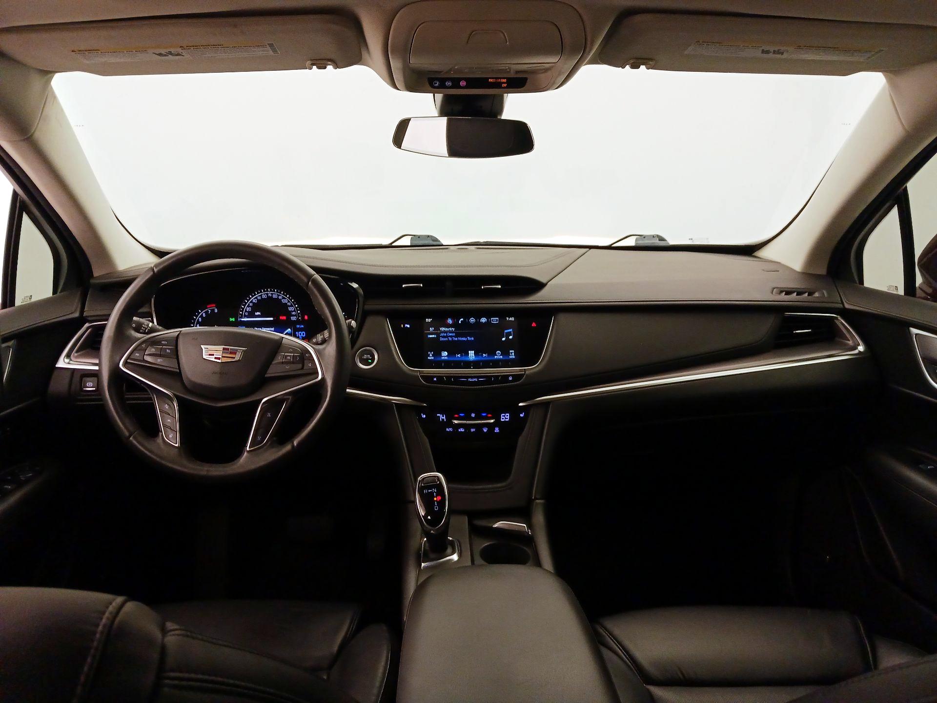 Thumbnail: 2017 Cadillac XT5 - 9