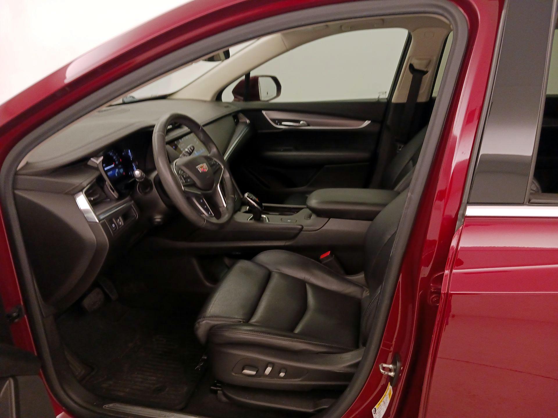 Thumbnail: 2017 Cadillac XT5 - 11