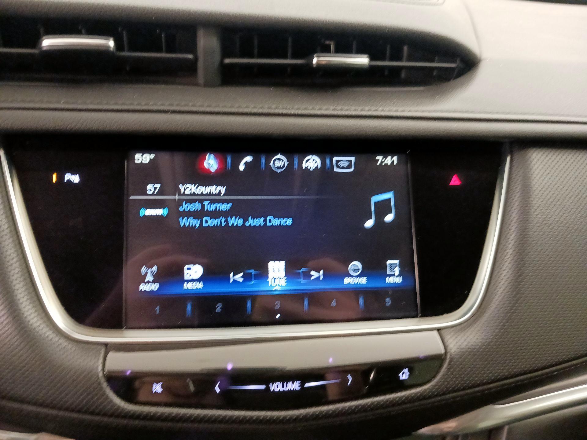 Thumbnail: 2017 Cadillac XT5 - 16