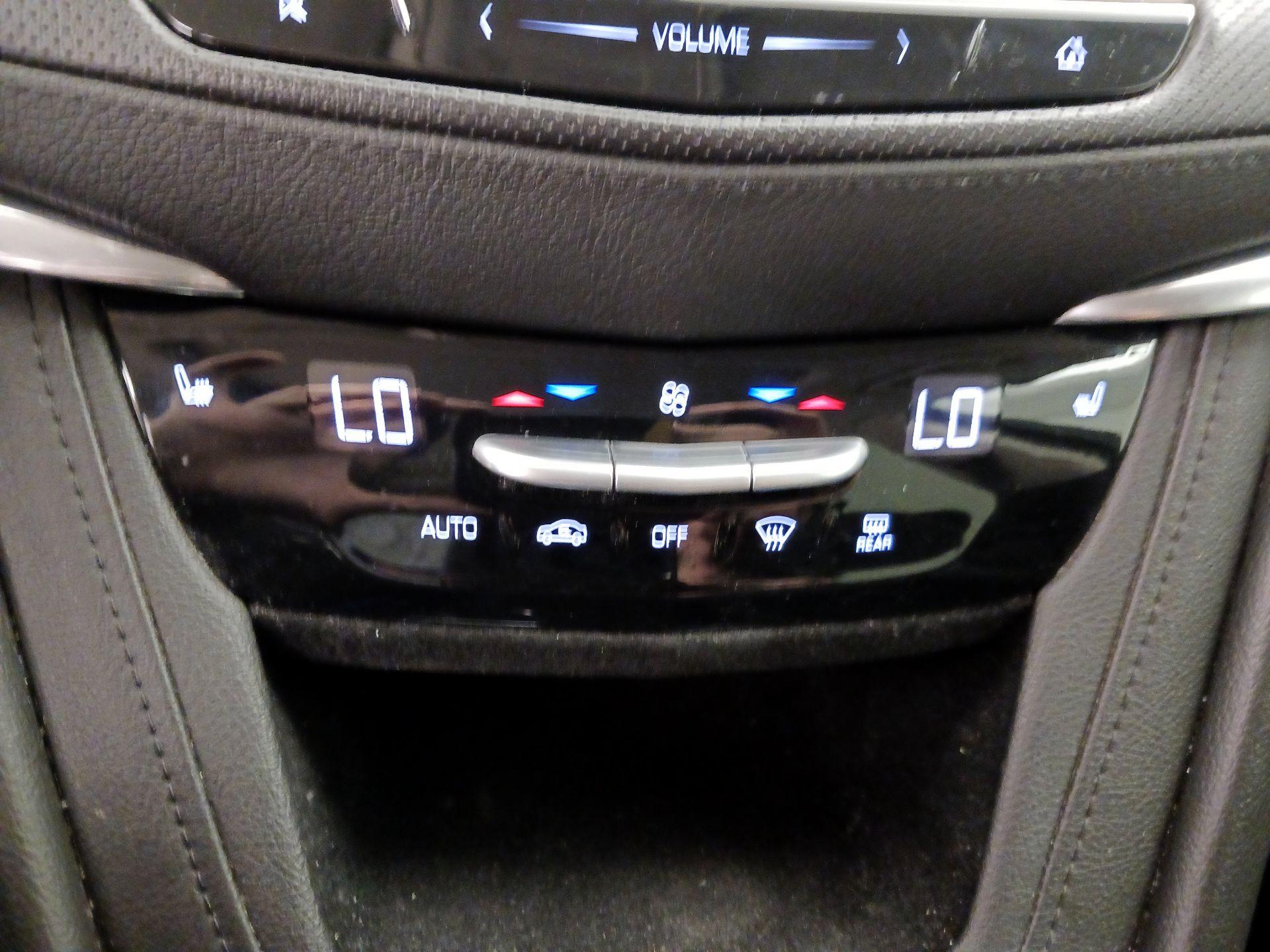 Thumbnail: 2017 Cadillac XT5 - 17