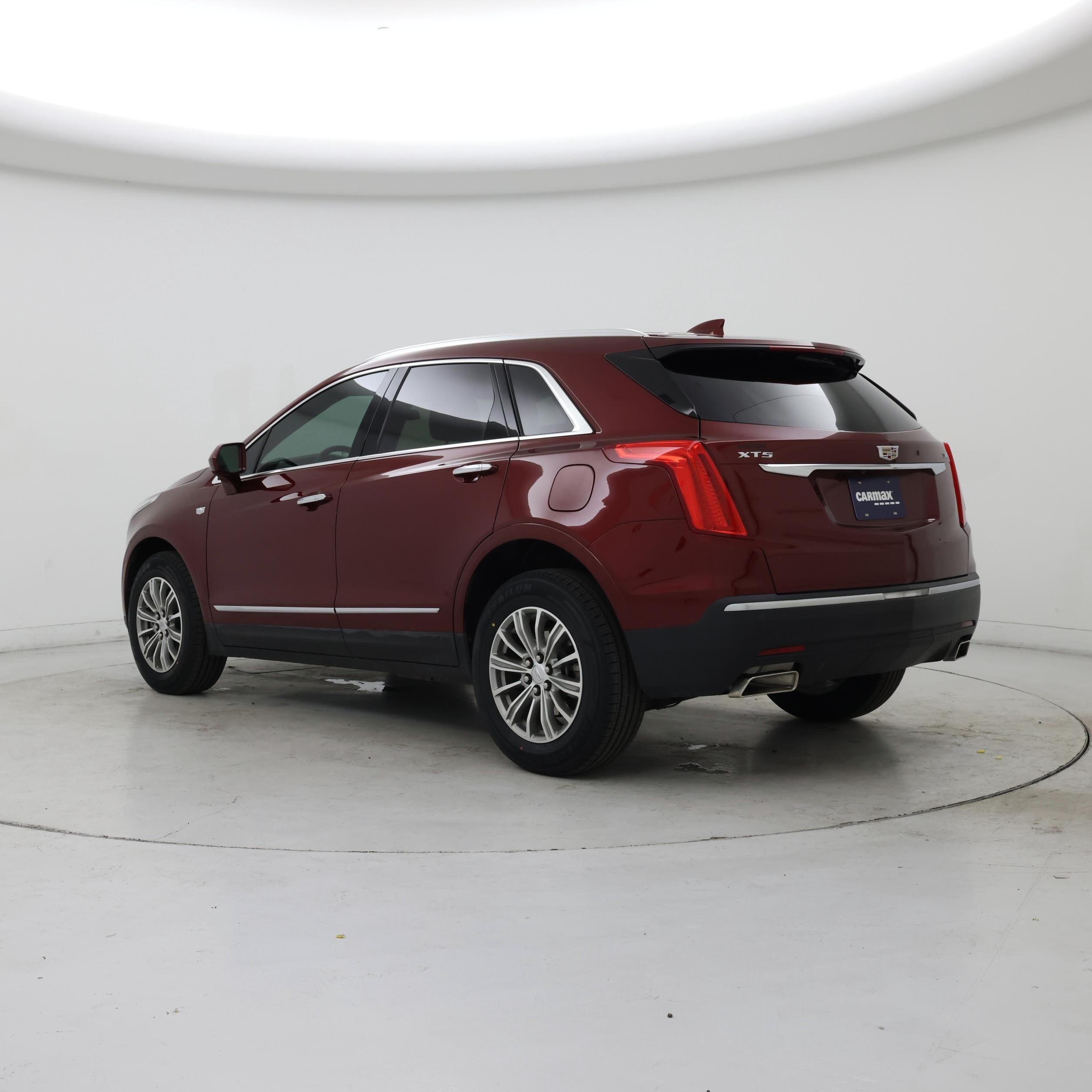 Thumbnail: 2017 Cadillac XT5 - 2