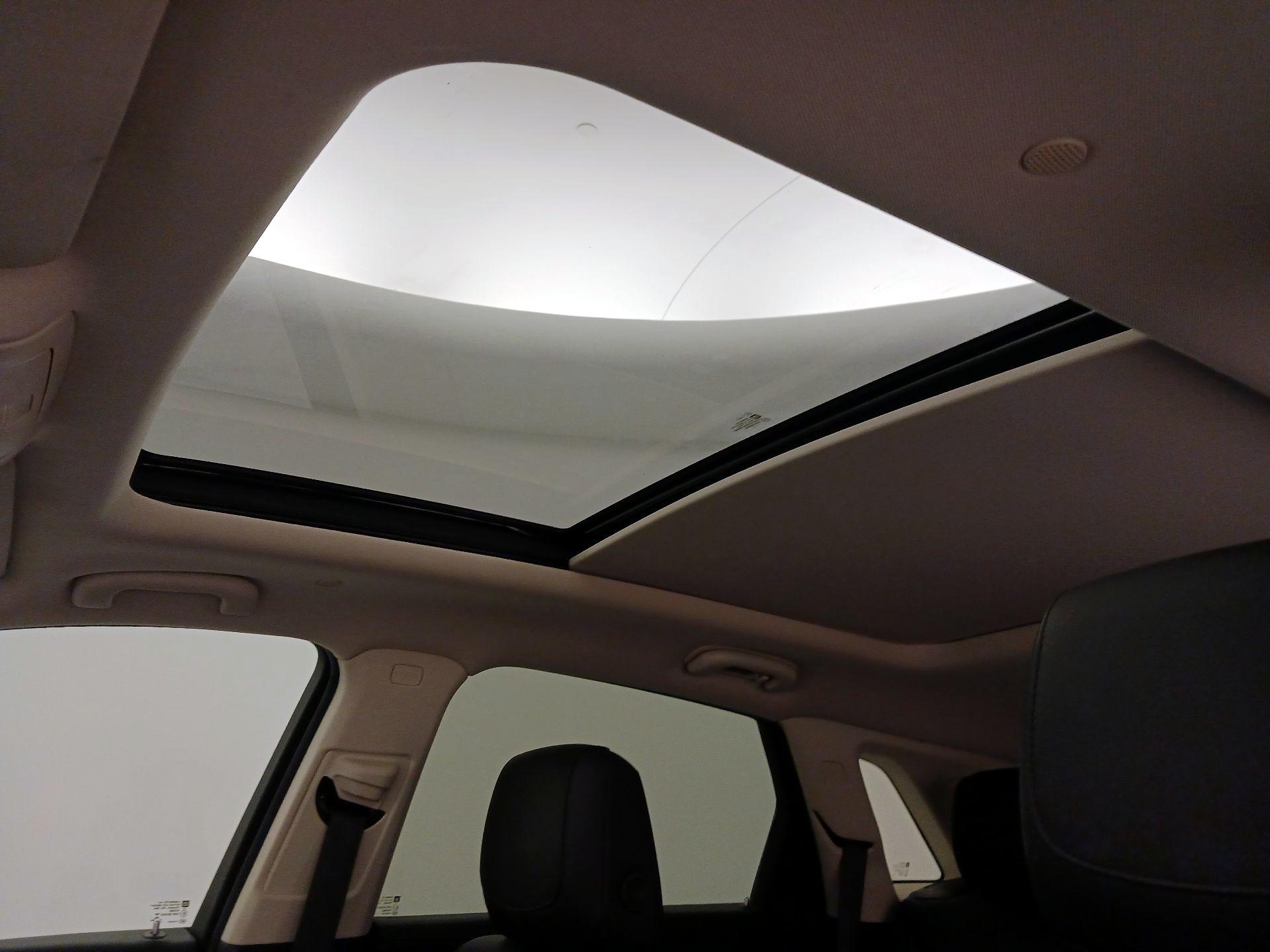 Thumbnail: 2017 Cadillac XT5 - 20