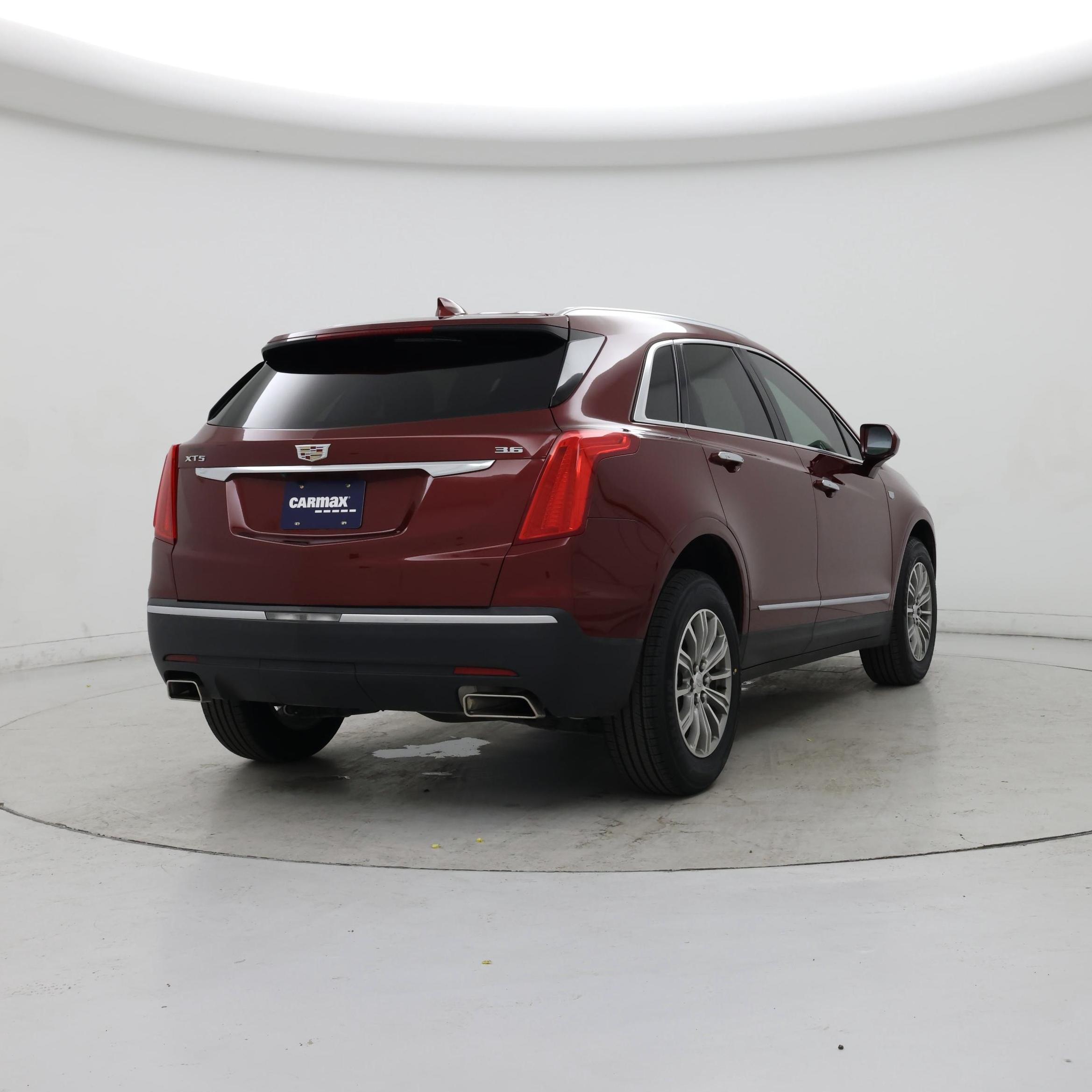 Thumbnail: 2017 Cadillac XT5 - 8