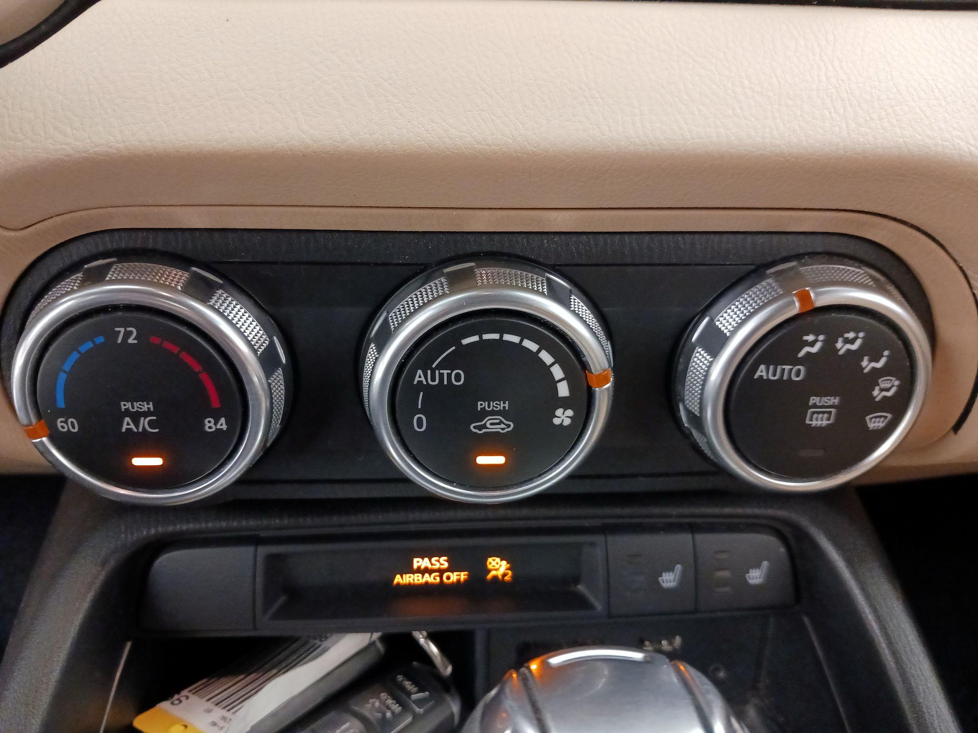 Thumbnail: 2016 Mazda MX-5 Miata - 16