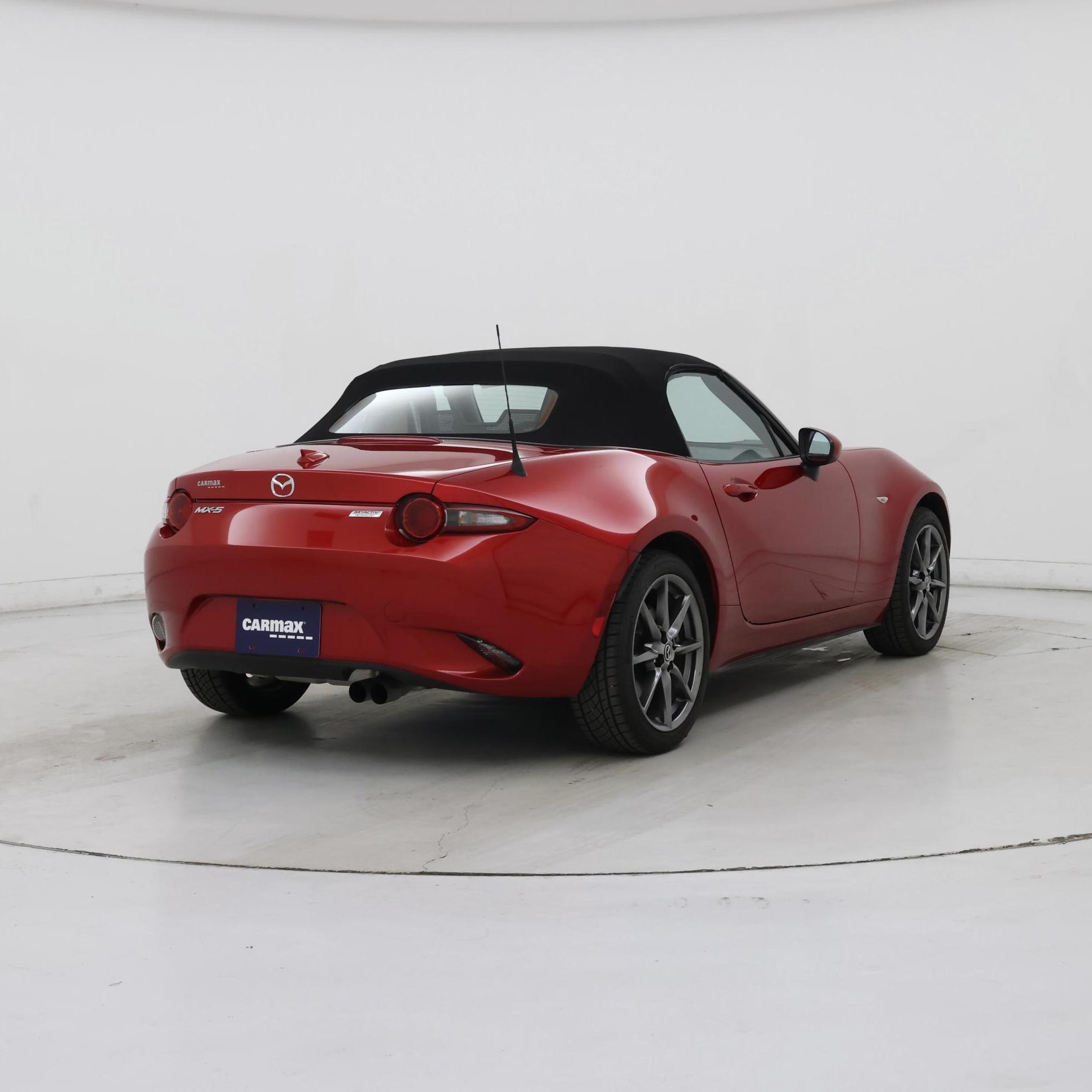 Thumbnail: 2016 Mazda MX-5 Miata - 8