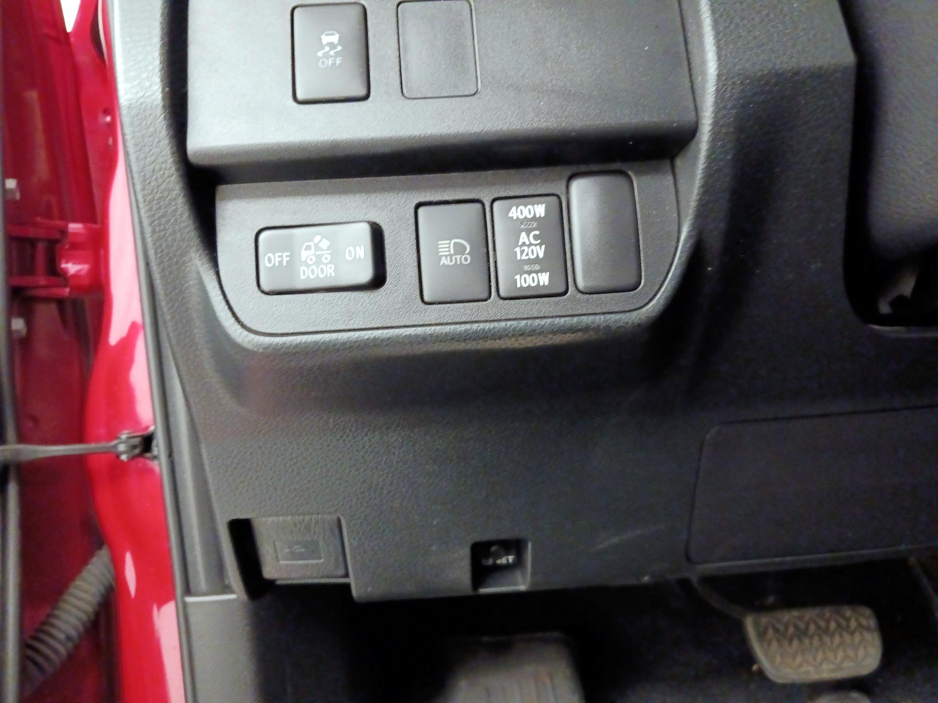 Thumbnail: 2021 Toyota Tacoma - 13