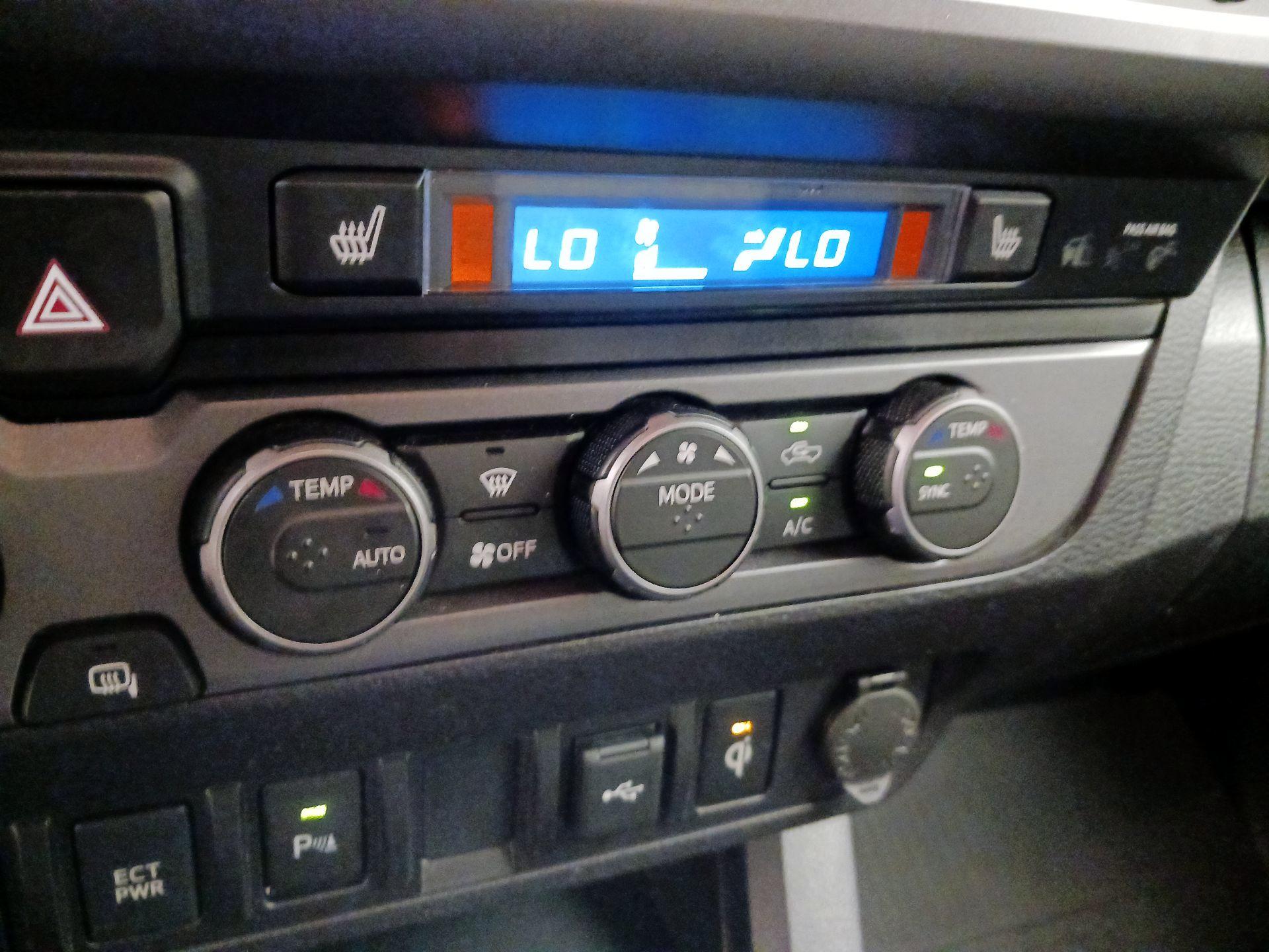 Thumbnail: 2021 Toyota Tacoma - 17