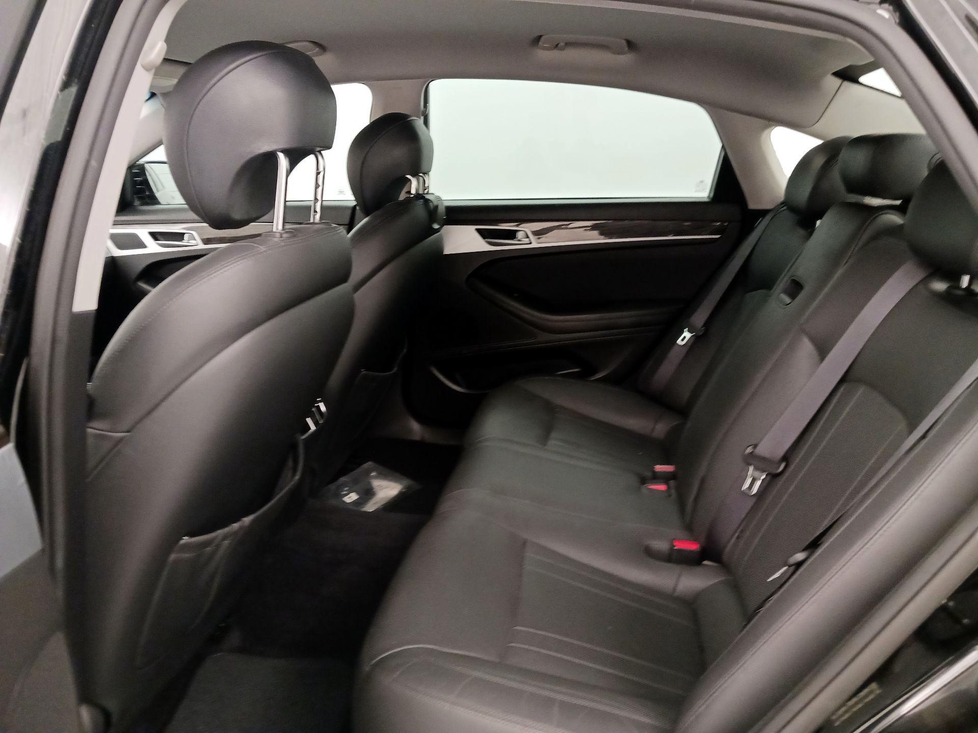 Thumbnail: 2015 Hyundai Genesis - 19