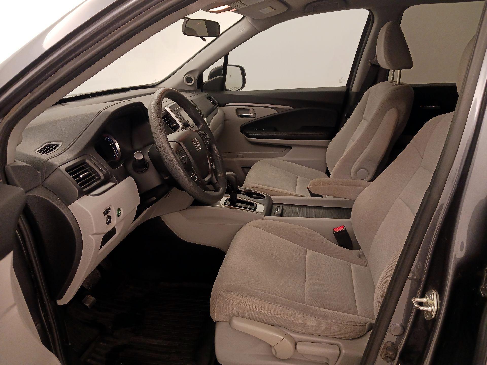 Thumbnail: 2016 Honda Pilot - 11