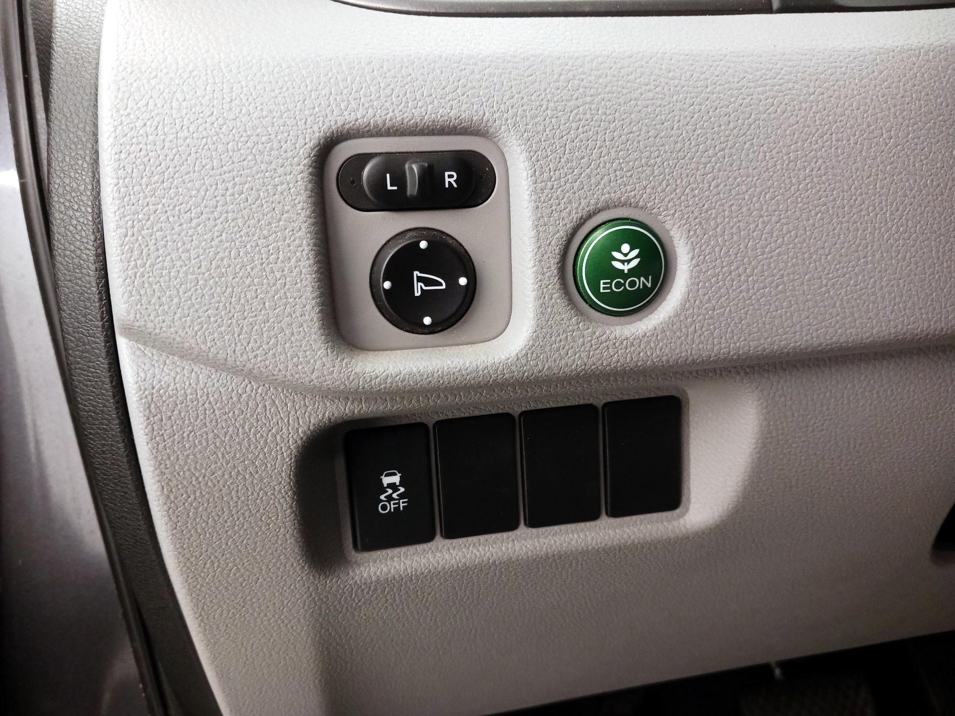 Thumbnail: 2016 Honda Pilot - 13