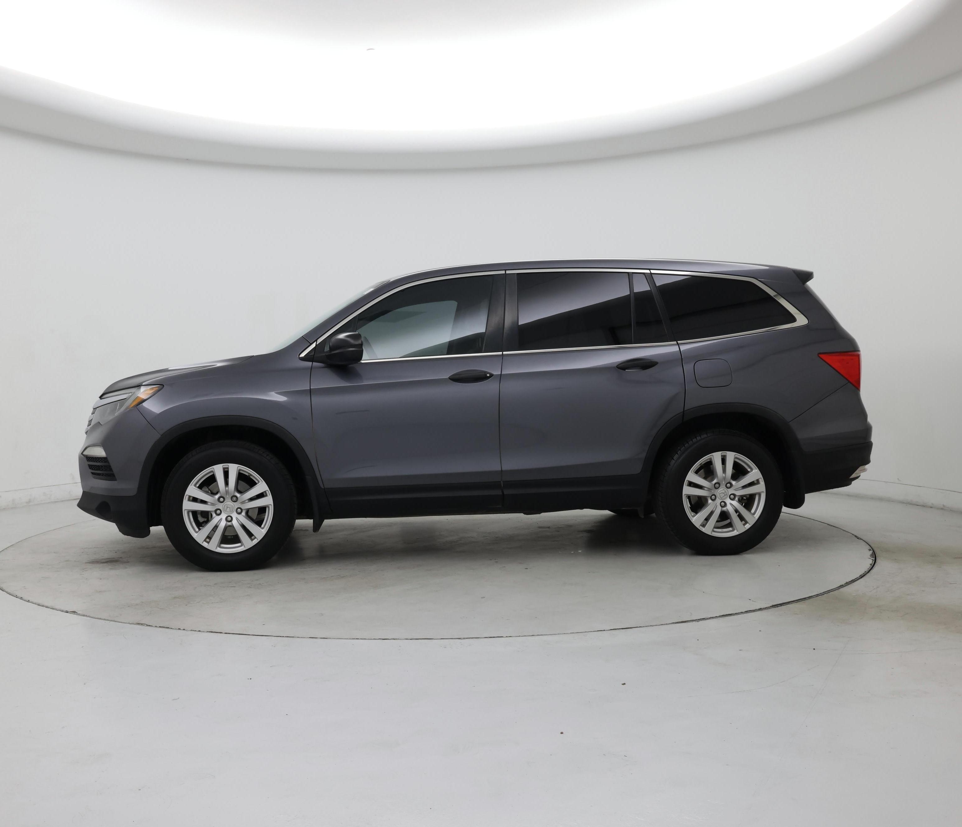Thumbnail: 2016 Honda Pilot - 3