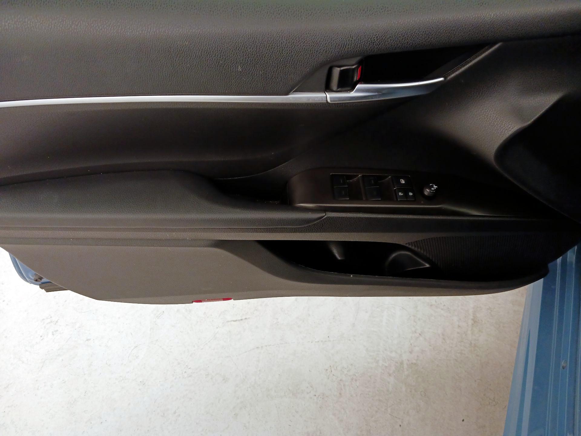 Thumbnail: 2023 Toyota Camry - 12