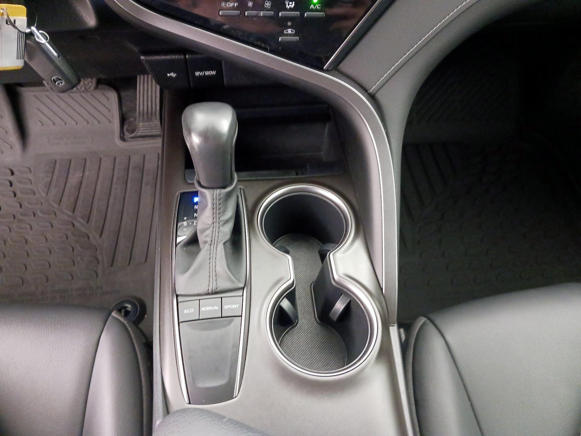 Thumbnail: 2023 Toyota Camry - 17