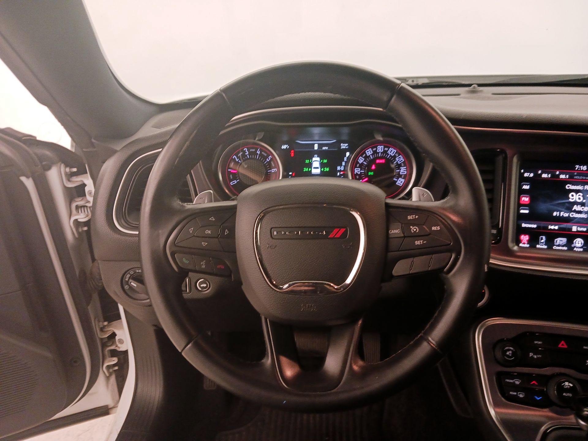 Thumbnail: 2016 Dodge Challenger - 10