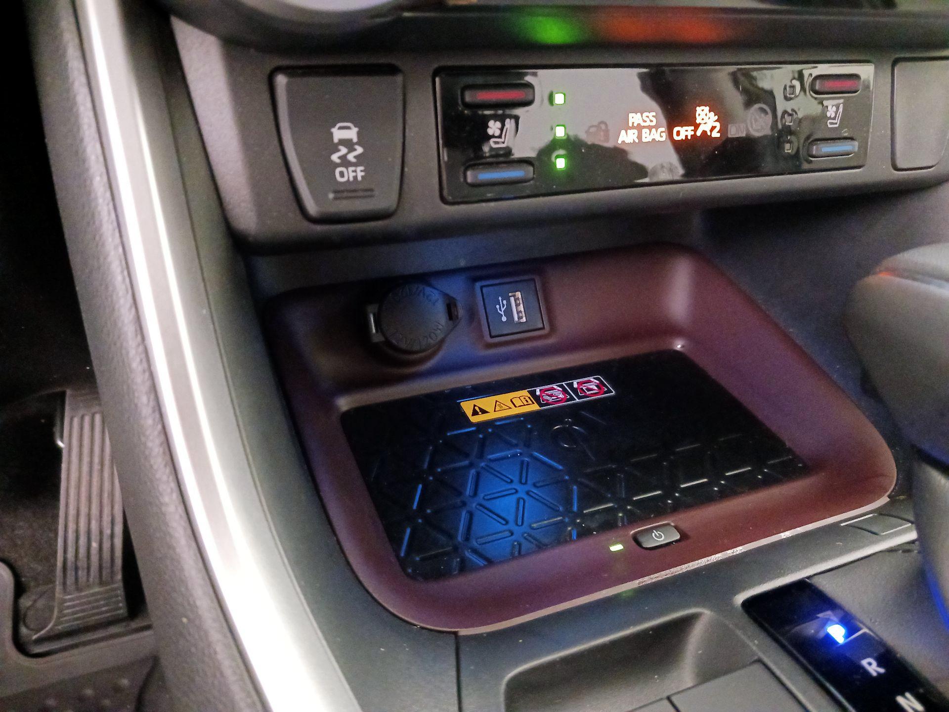 Thumbnail: 2023 Toyota RAV4 - 19