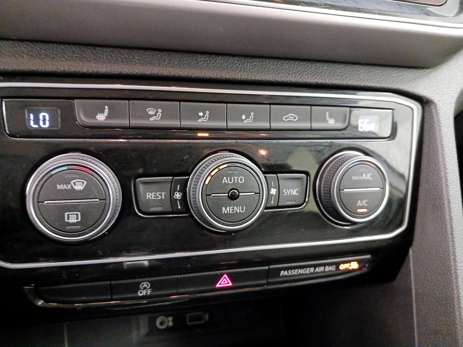 Thumbnail: 2018 Volkswagen Atlas - 16