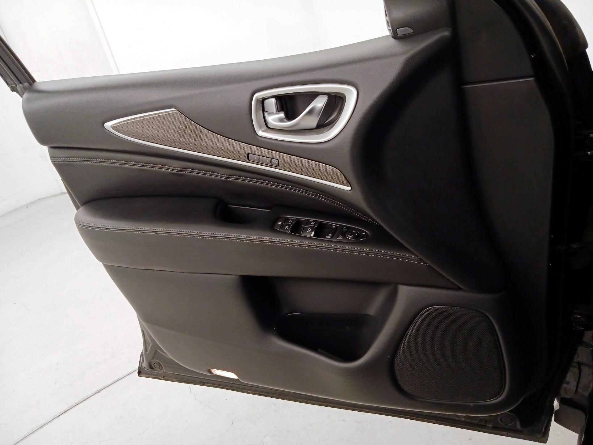 Thumbnail: 2019 INFINITI QX60 - 12