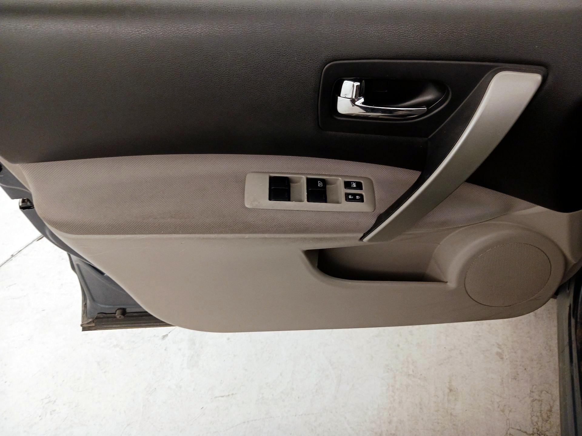 Thumbnail: 2014 Nissan Rogue - 12