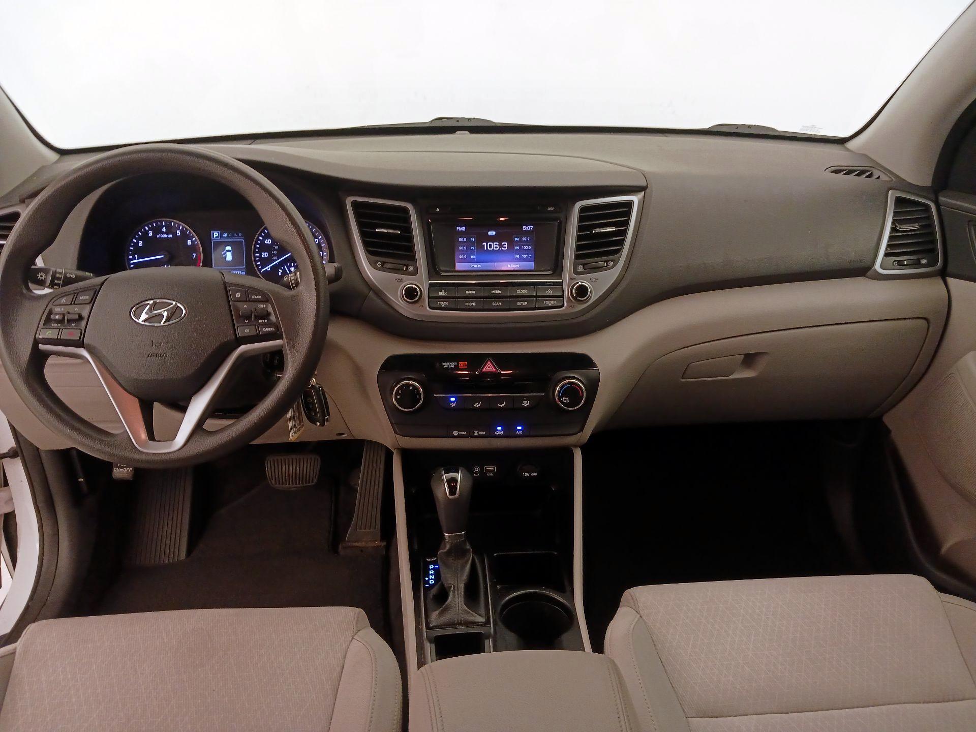 Thumbnail: 2017 Hyundai Tucson - 9