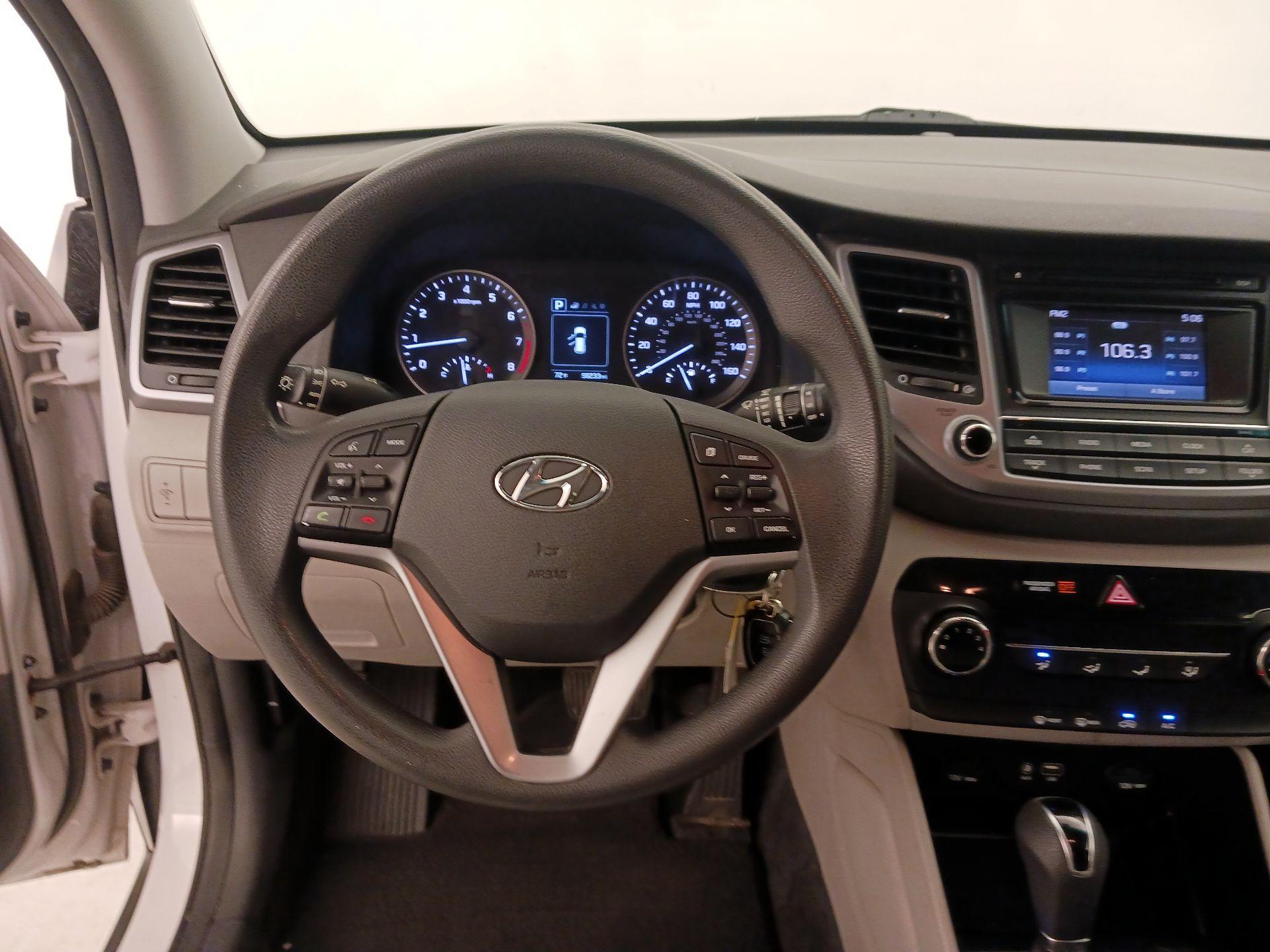 Thumbnail: 2017 Hyundai Tucson - 10