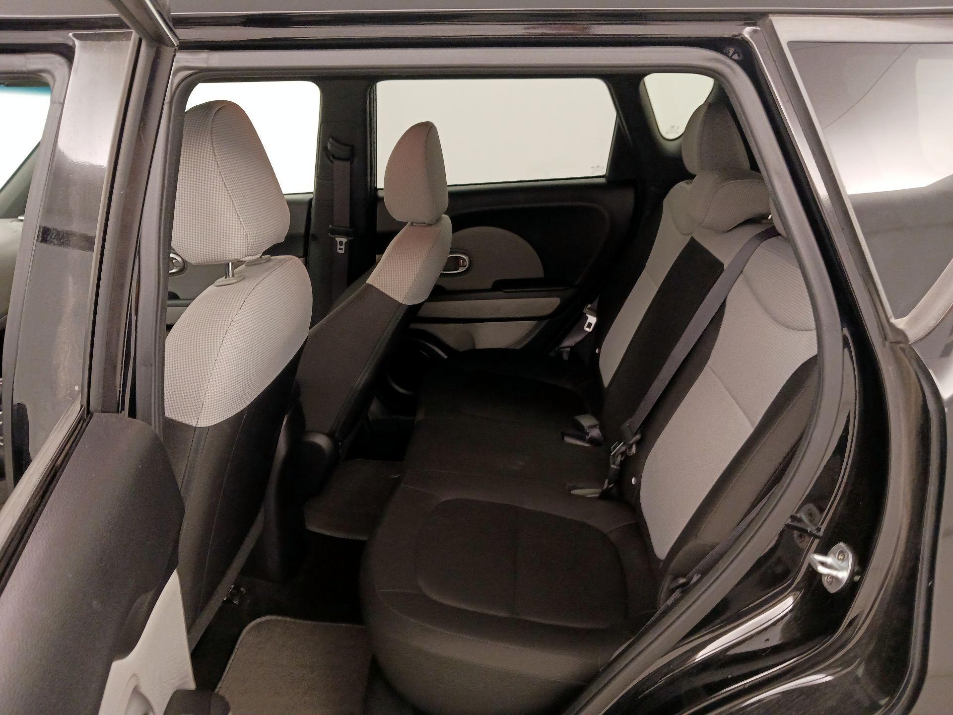 Thumbnail: 2016 Kia Soul - 18