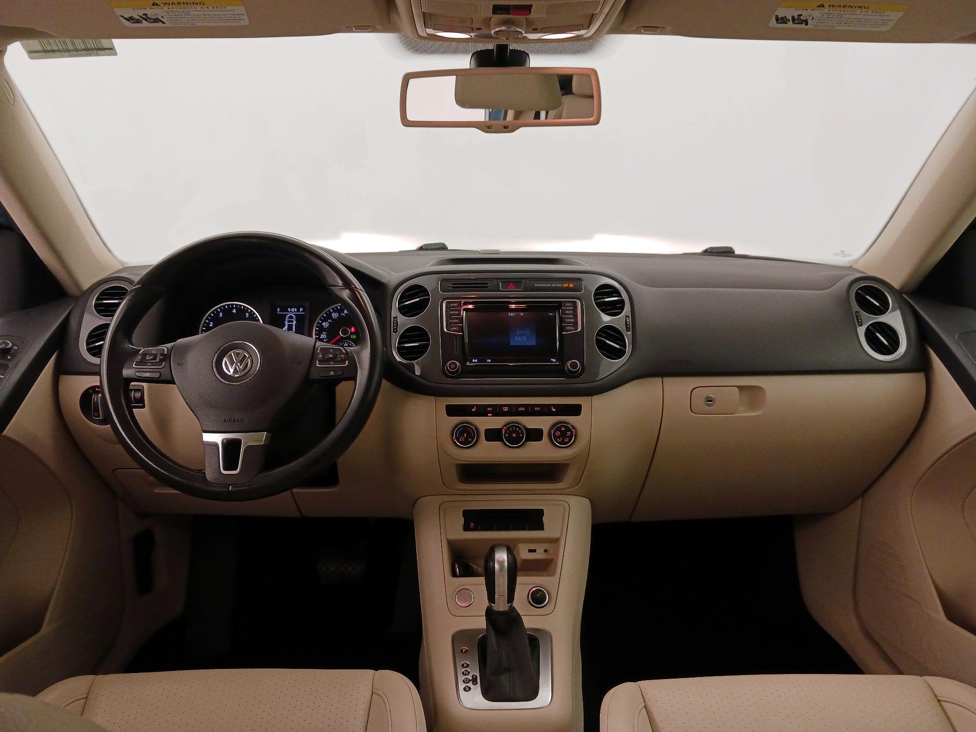 Thumbnail: 2017 Volkswagen Tiguan - 9