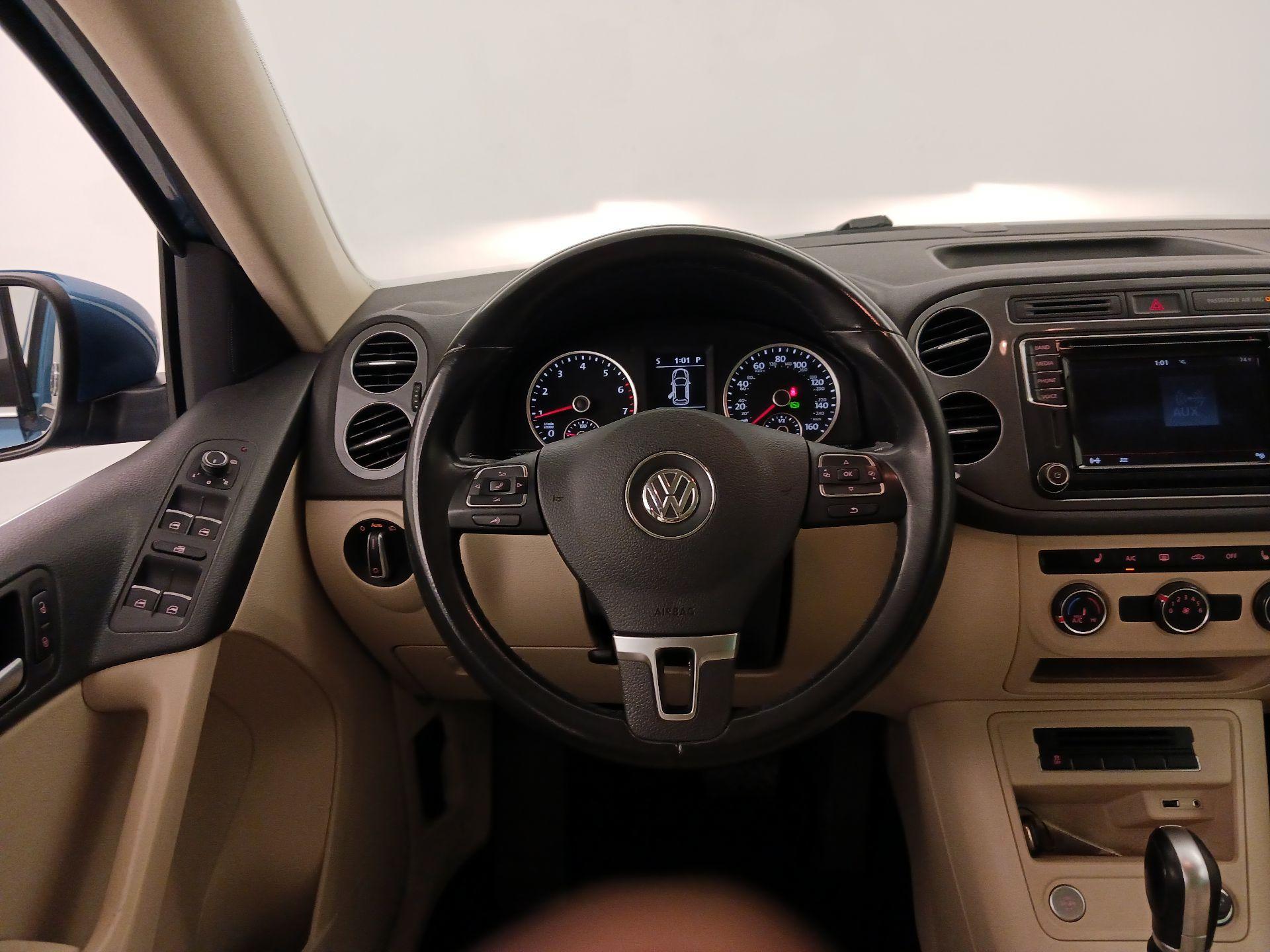 Thumbnail: 2017 Volkswagen Tiguan - 10