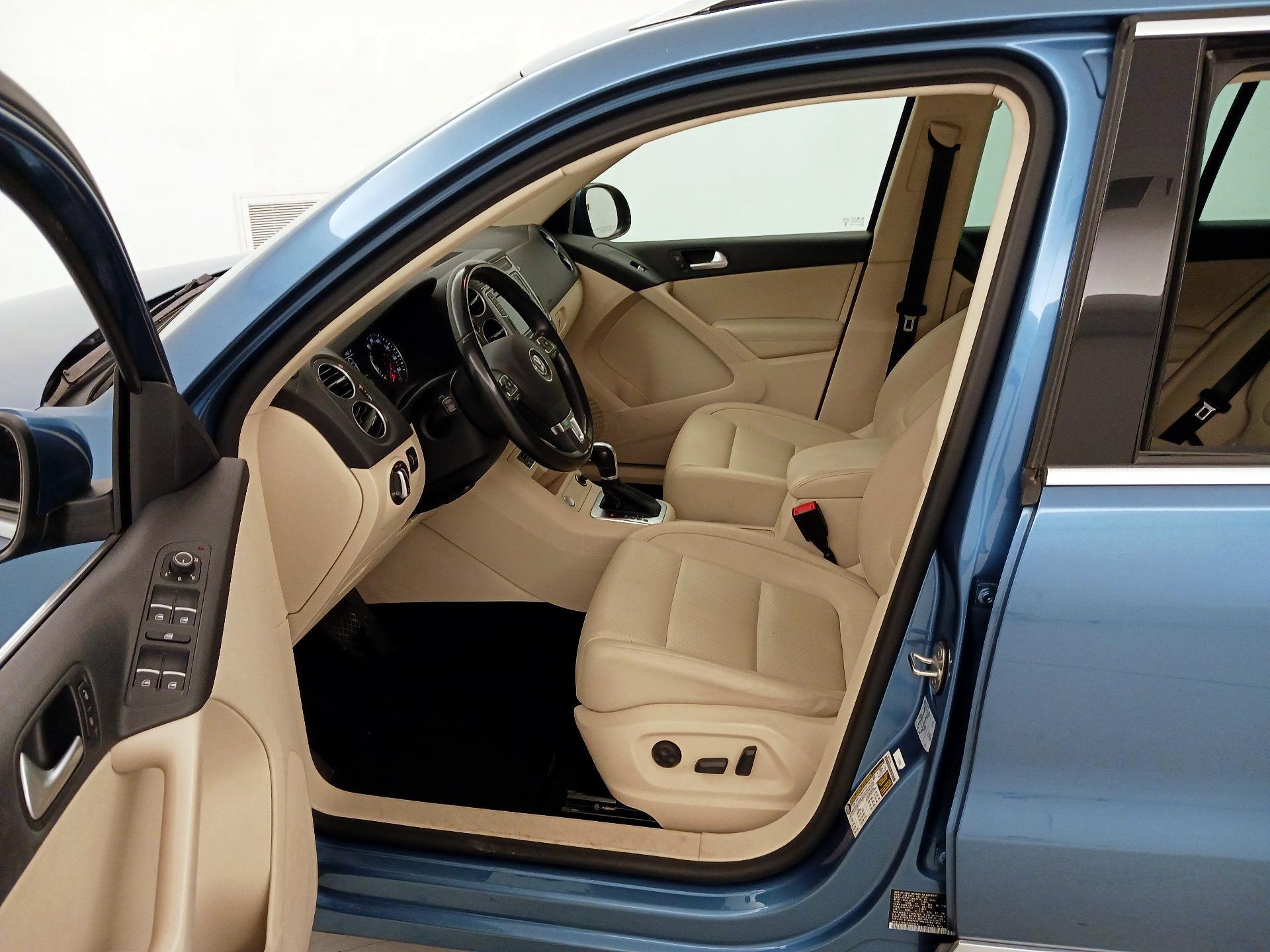 Thumbnail: 2017 Volkswagen Tiguan - 11