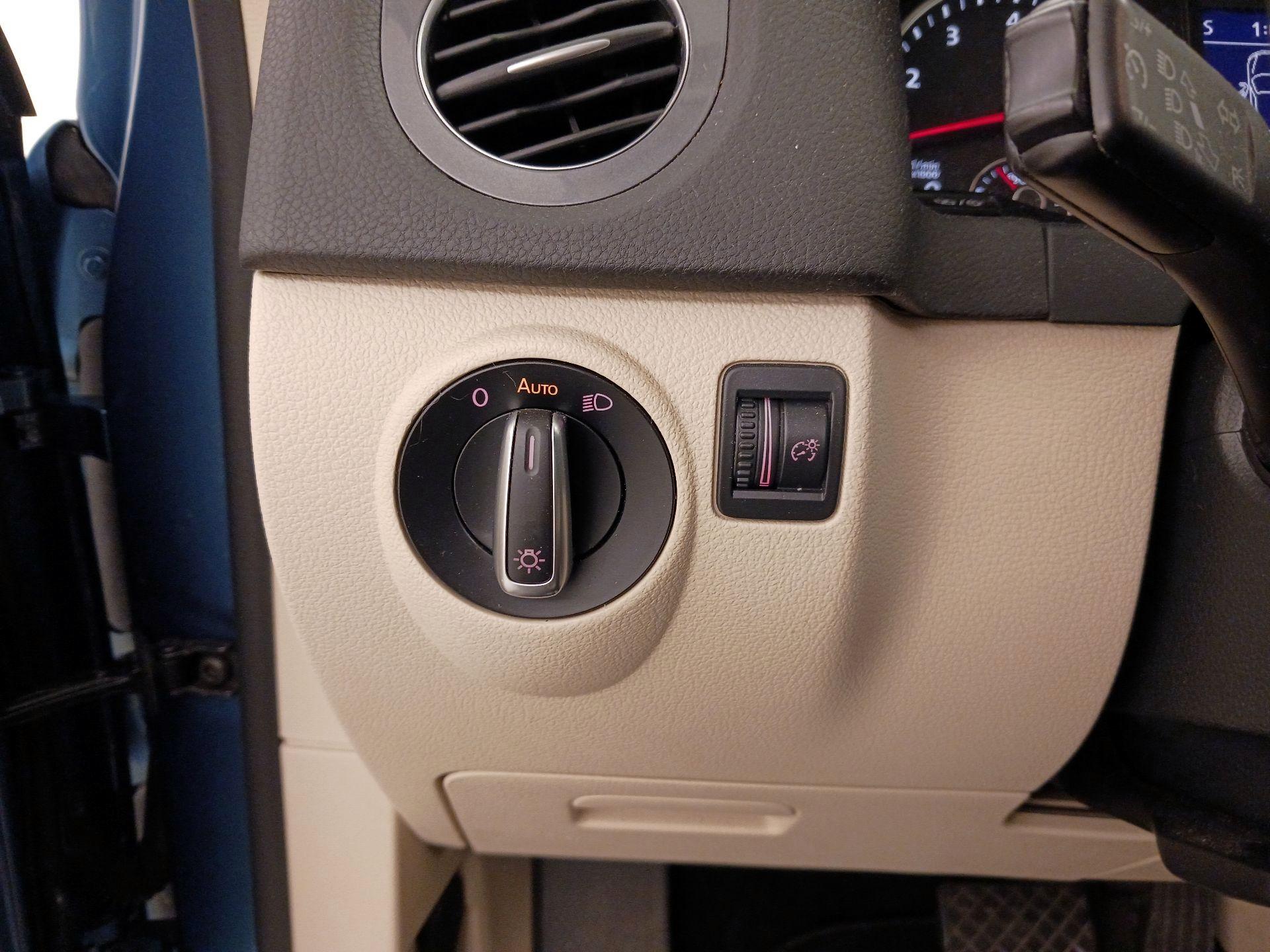 Thumbnail: 2017 Volkswagen Tiguan - 13