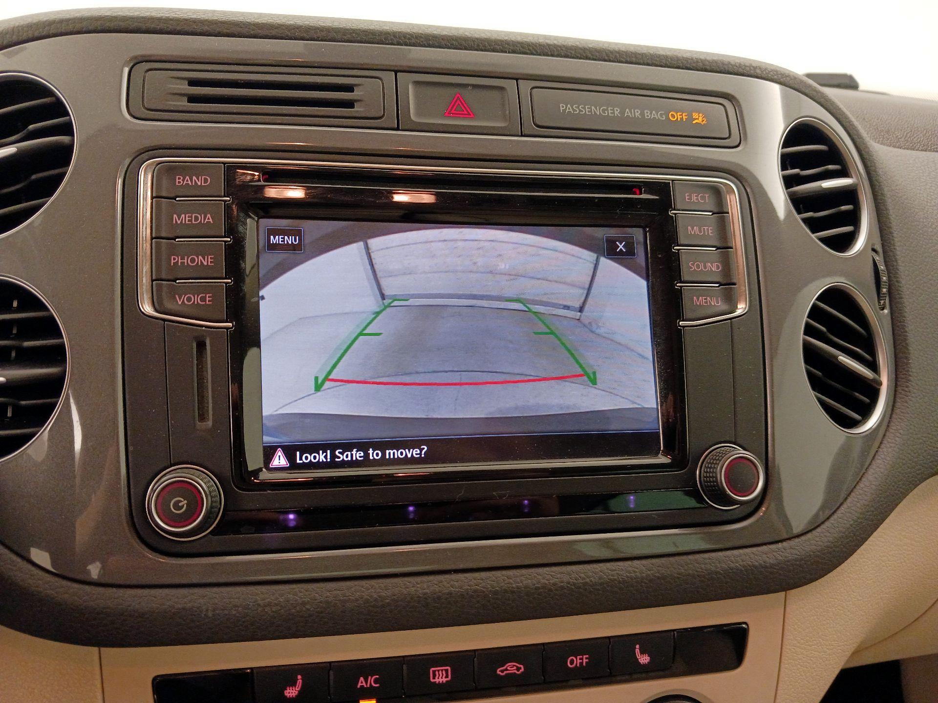 Thumbnail: 2017 Volkswagen Tiguan - 14