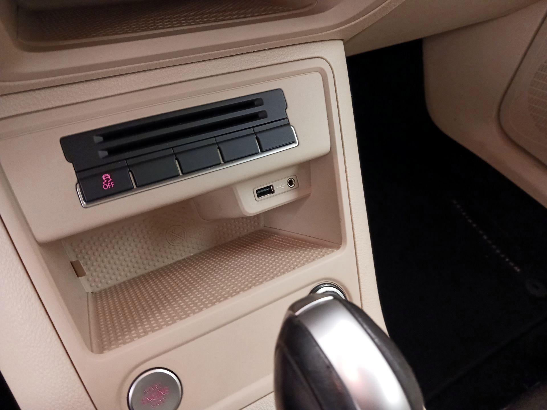 Thumbnail: 2017 Volkswagen Tiguan - 18