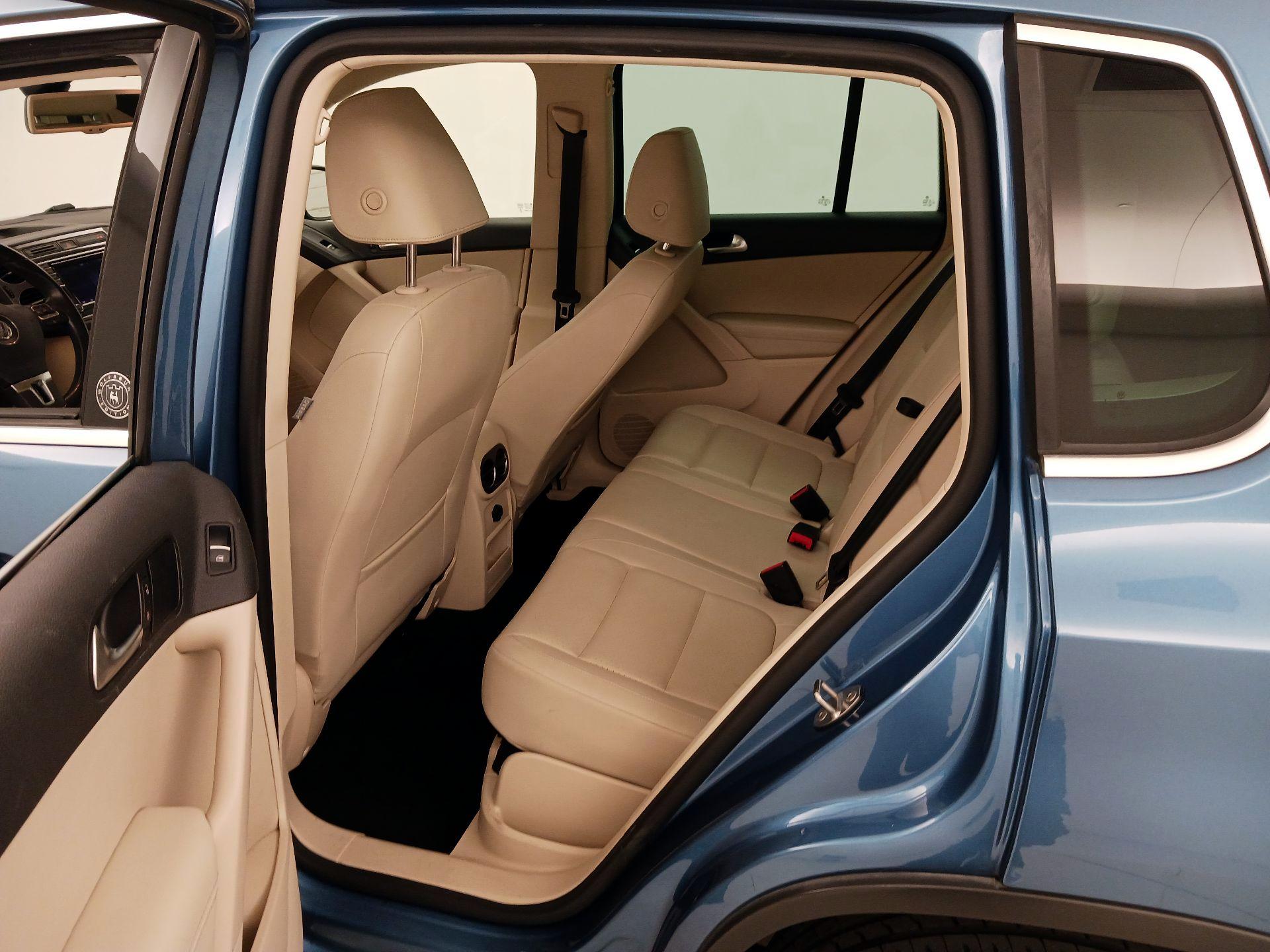 Thumbnail: 2017 Volkswagen Tiguan - 20