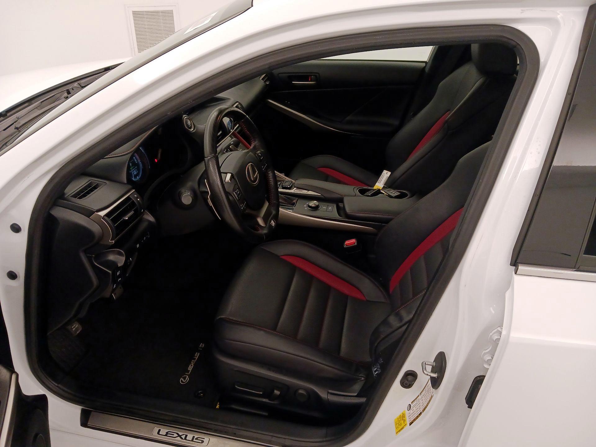 Thumbnail: 2019 Lexus IS - 11