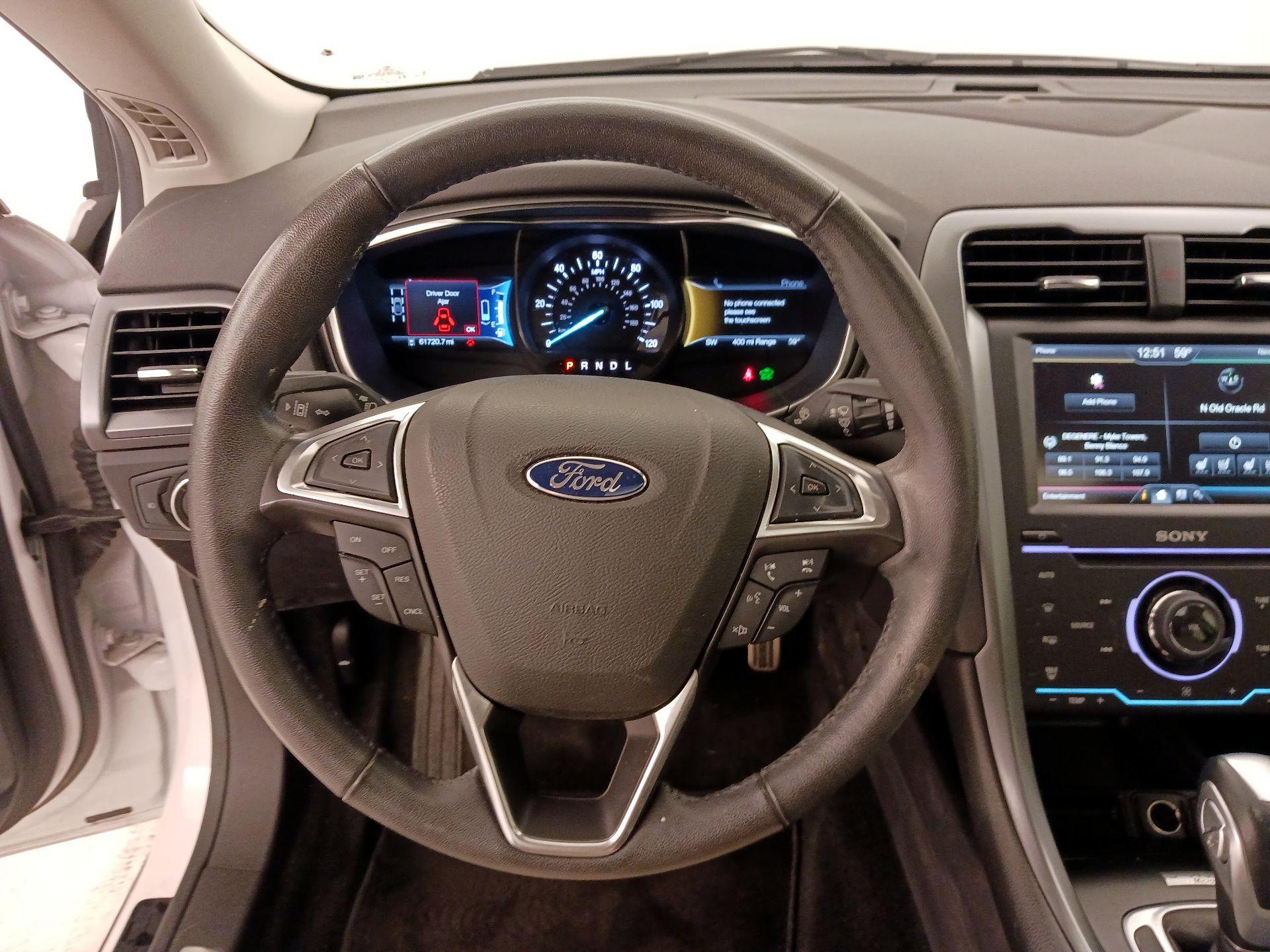 Thumbnail: 2015 Ford Fusion - 10
