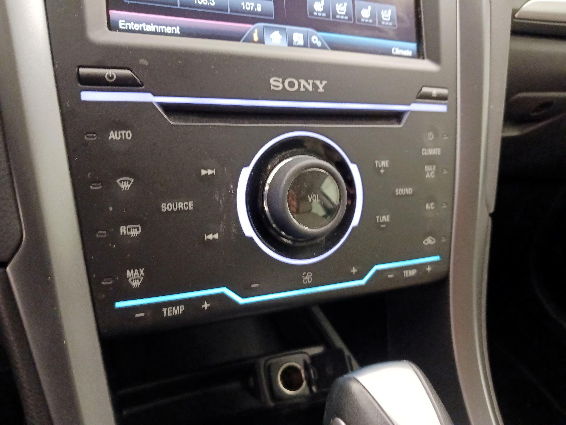 Thumbnail: 2015 Ford Fusion - 16