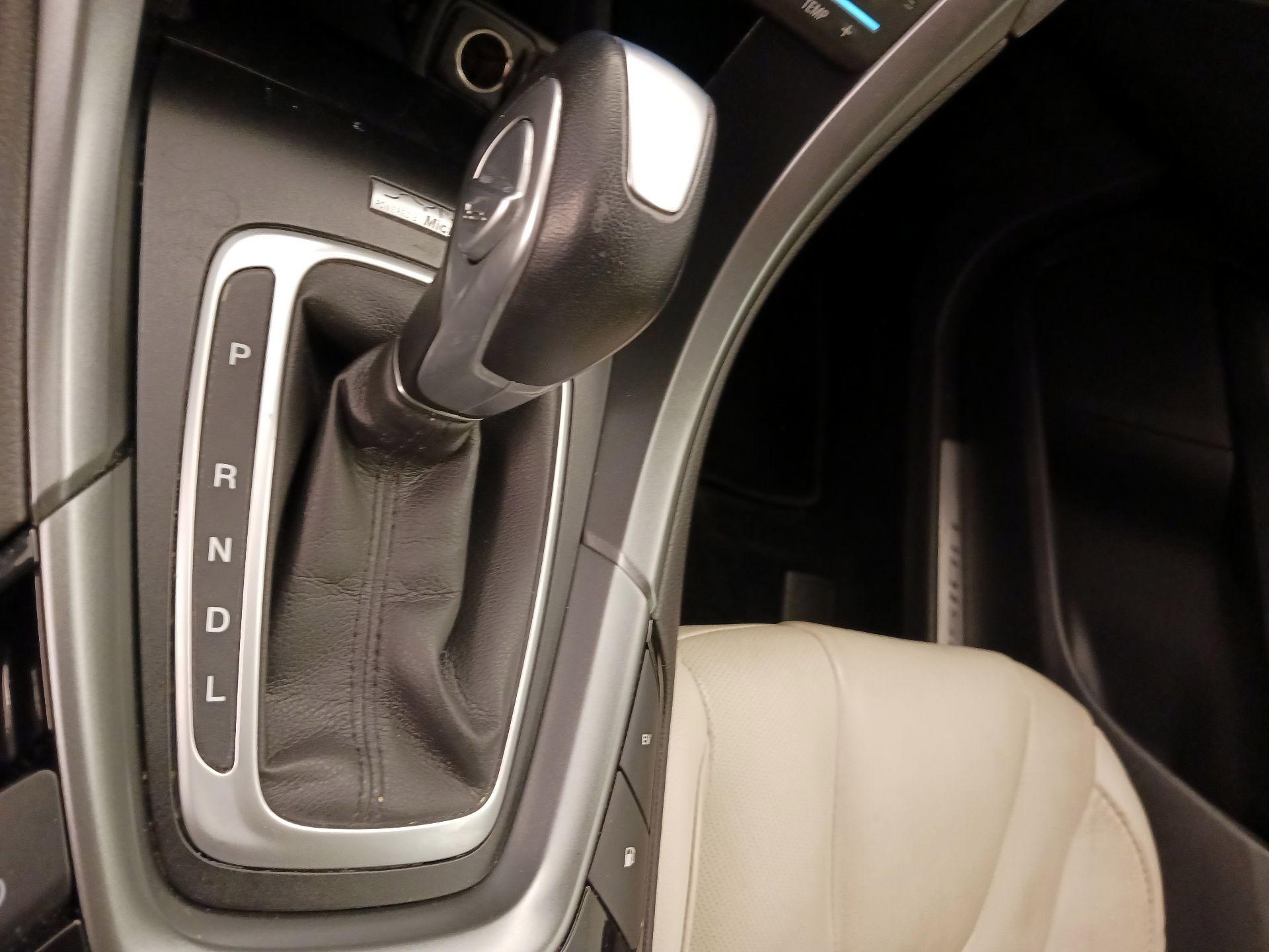 Thumbnail: 2015 Ford Fusion - 17