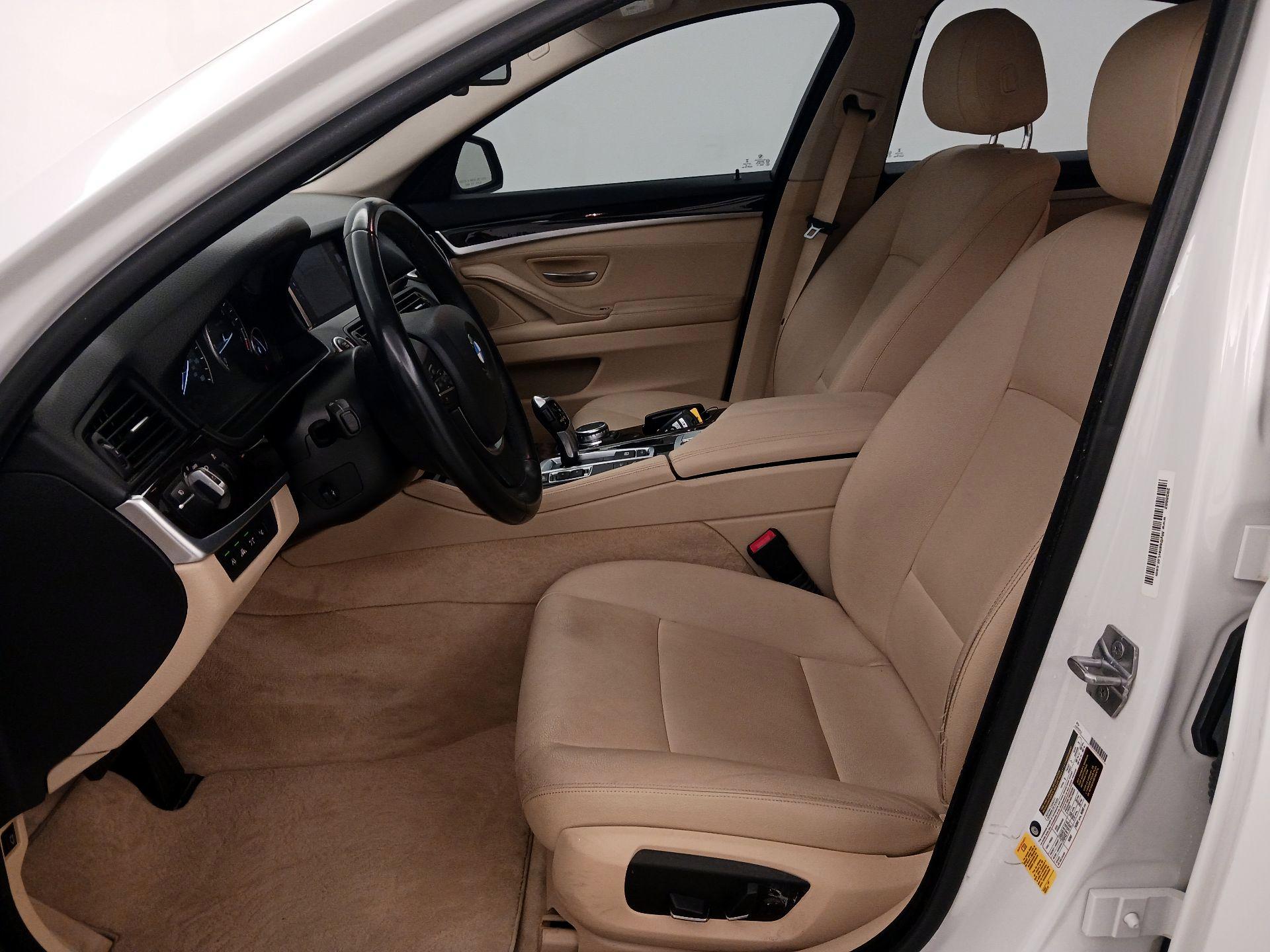 Thumbnail: 2015 BMW 5 Series - 11